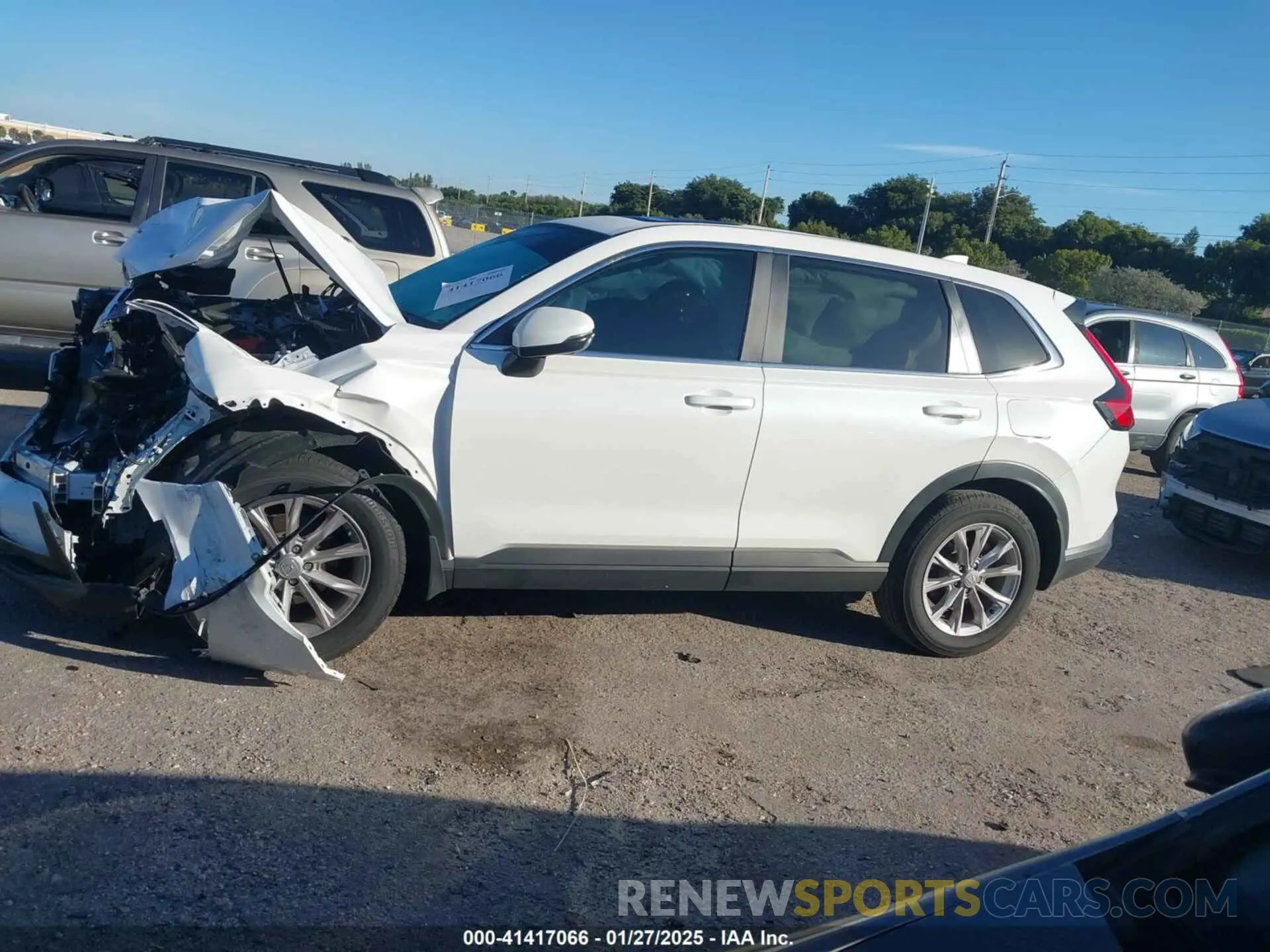 15 fotografías del automóvil dañado 2HKRS4H42RH481790 HONDA CR-V 2024