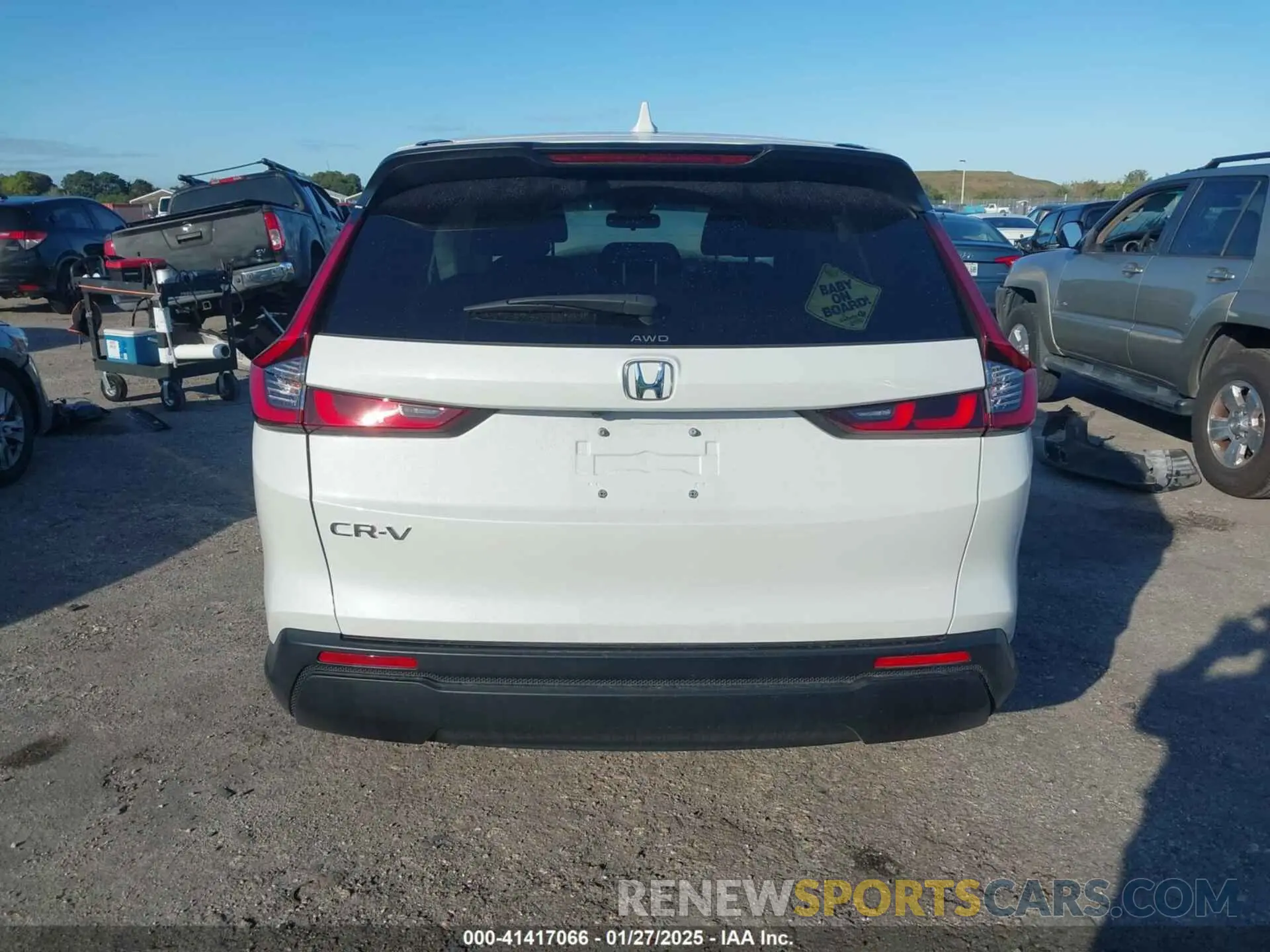 17 fotografías del automóvil dañado 2HKRS4H42RH481790 HONDA CR-V 2024
