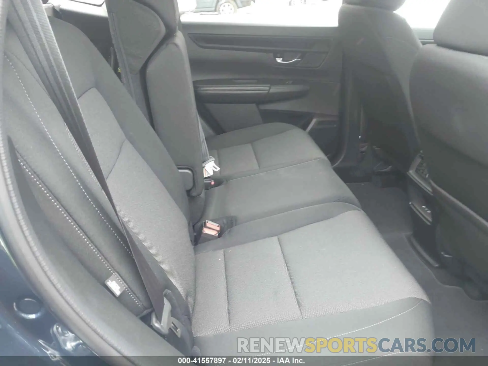 8 fotografías del automóvil dañado 2HKRS4H43RH449494 HONDA CR-V 2024