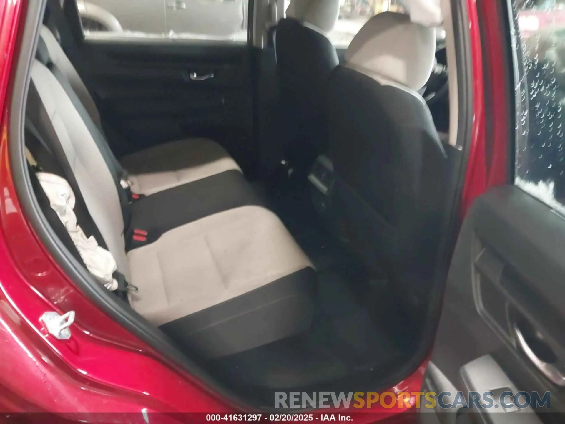 8 fotografías del automóvil dañado 2HKRS4H44RH413930 HONDA CR-V 2024