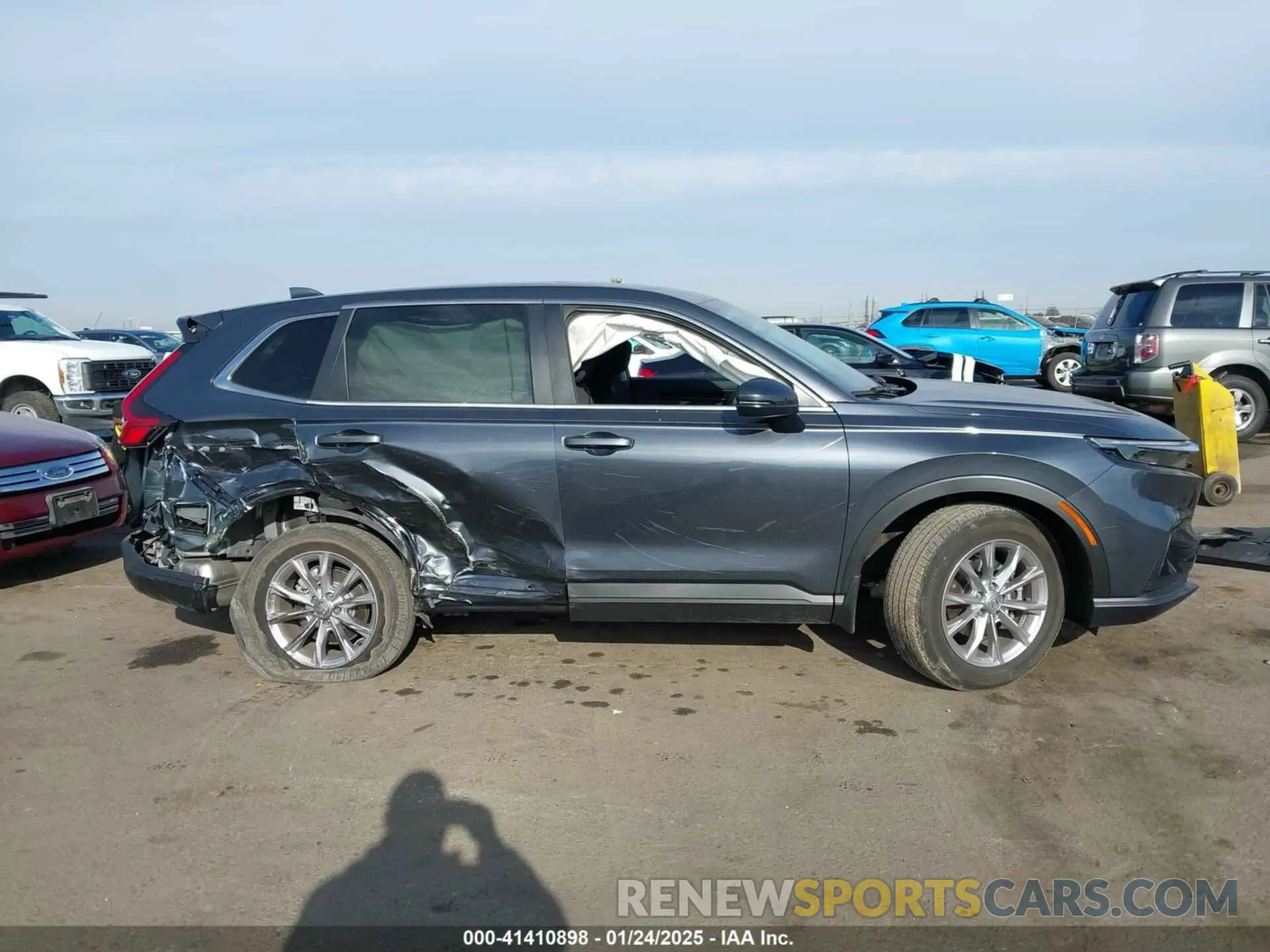 13 fotografías del automóvil dañado 2HKRS4H47RH414957 HONDA CR-V 2024