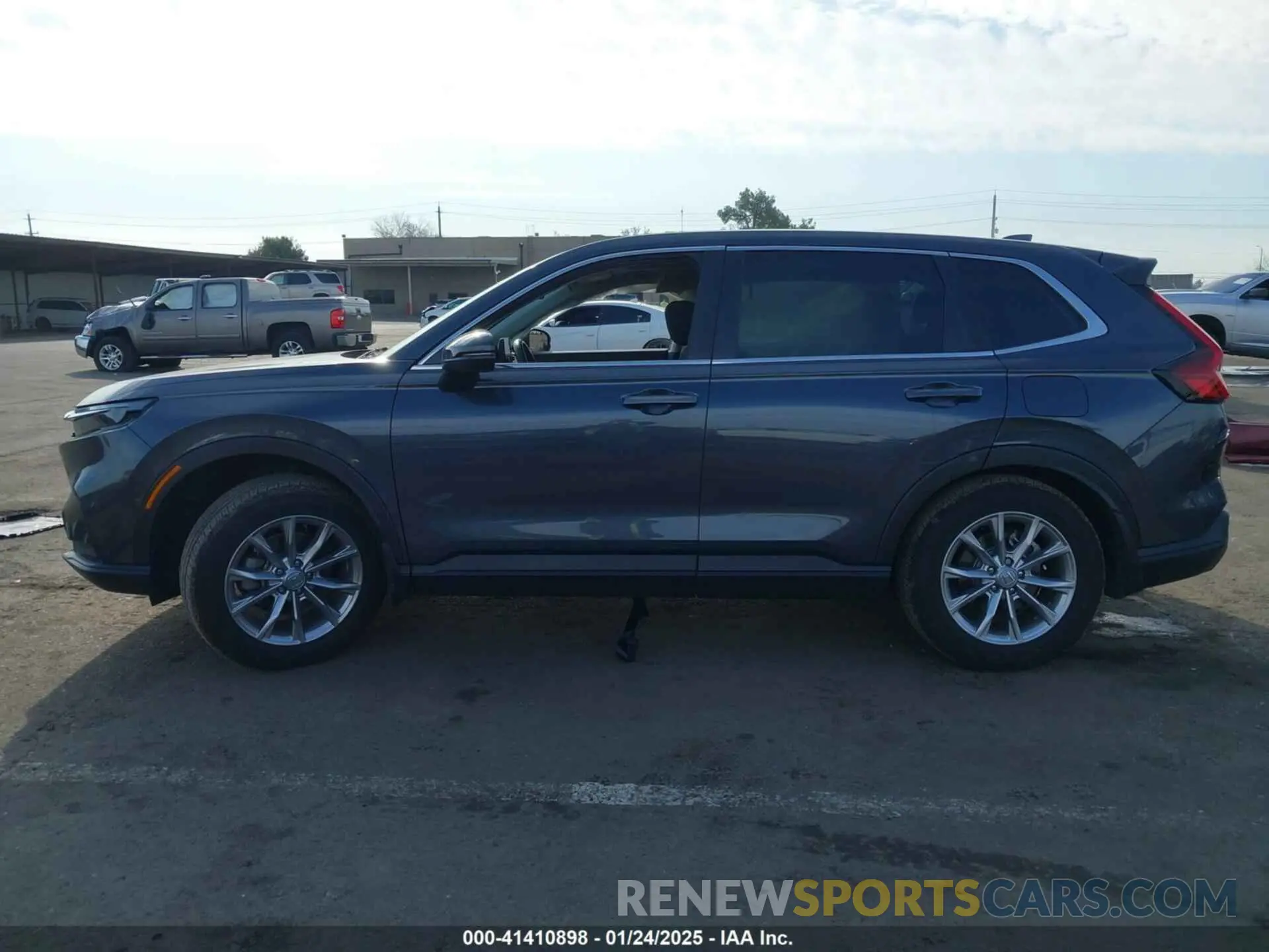 14 fotografías del automóvil dañado 2HKRS4H47RH414957 HONDA CR-V 2024