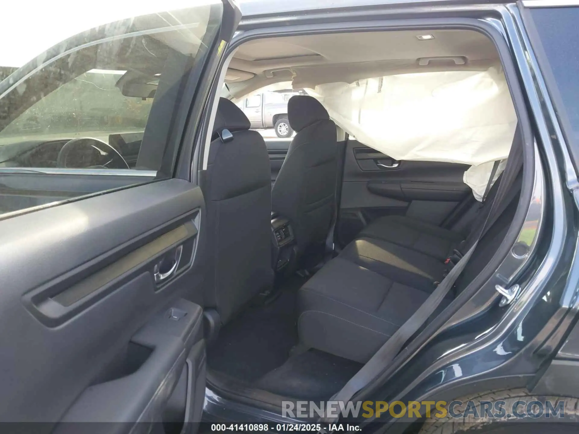 8 fotografías del automóvil dañado 2HKRS4H47RH414957 HONDA CR-V 2024