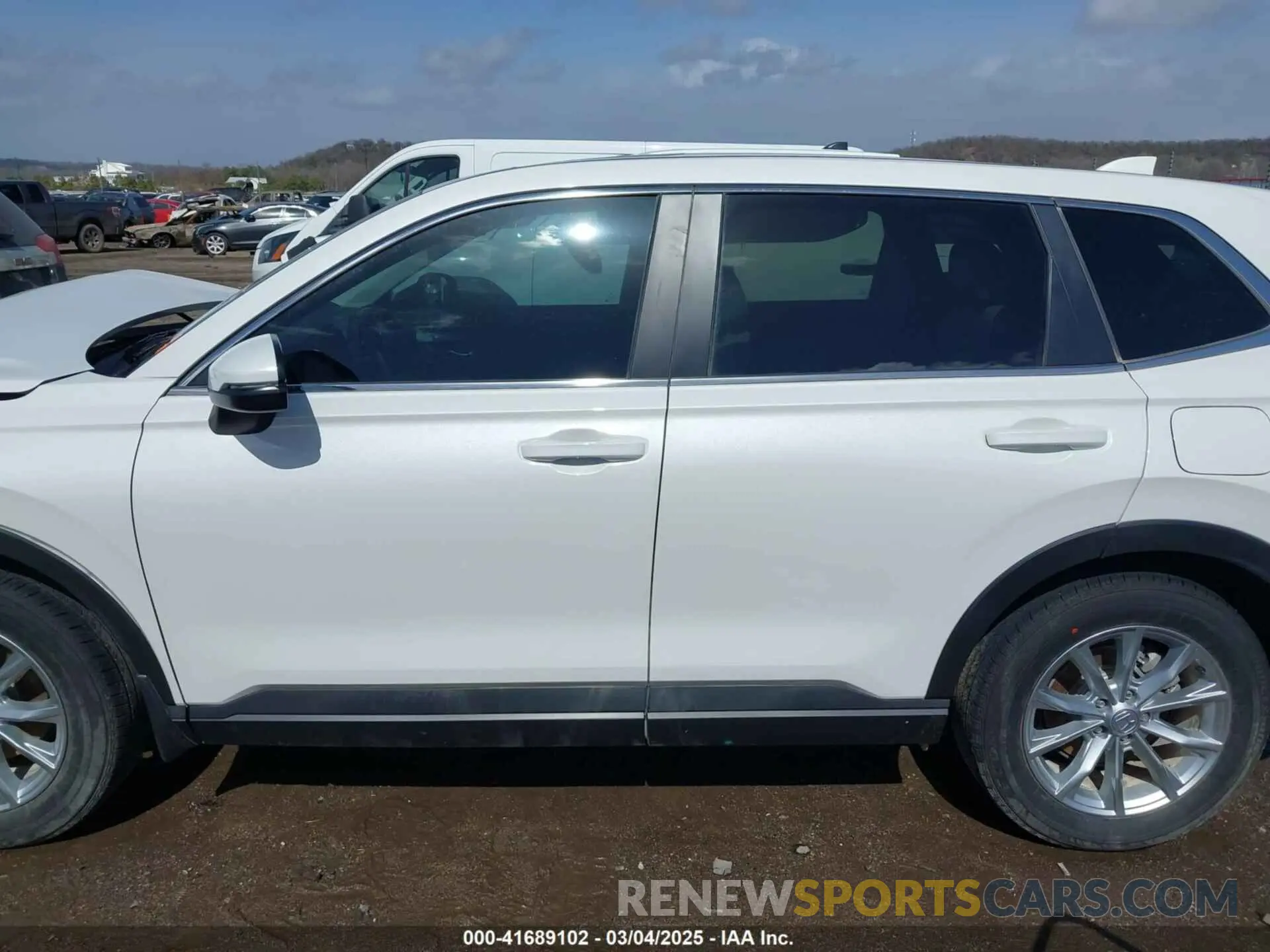15 fotografías del automóvil dañado 2HKRS4H4XRH468334 HONDA CR-V 2024