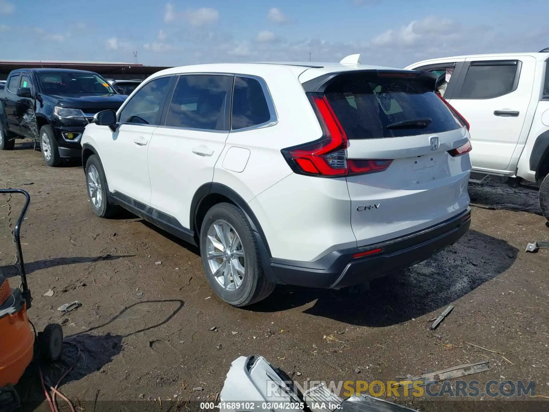 3 fotografías del automóvil dañado 2HKRS4H4XRH468334 HONDA CR-V 2024