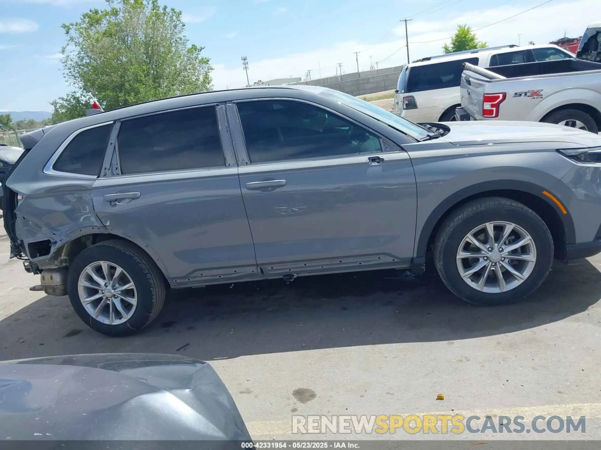 13 fotografías del automóvil dañado 2HKRS4H71RH416844 HONDA CR-V 2024