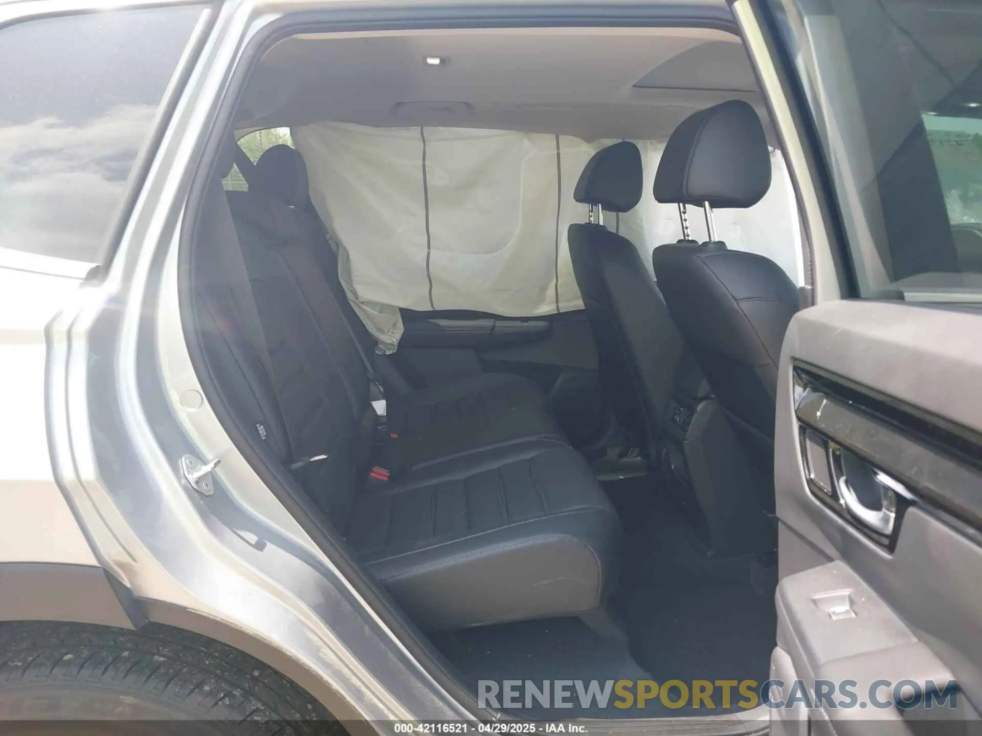 8 fotografías del automóvil dañado 2HKRS4H7XRH424151 HONDA CR-V 2024