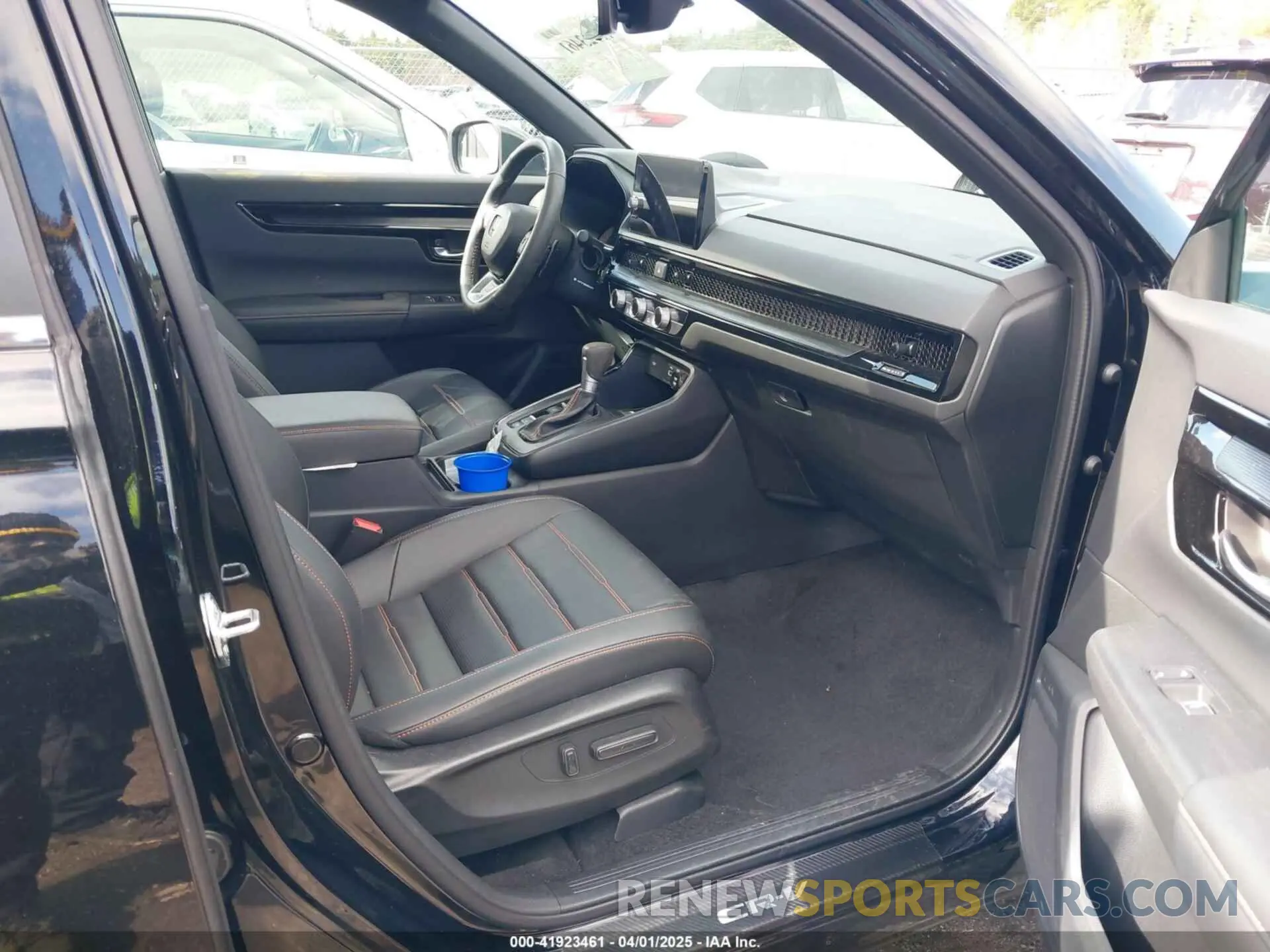 5 fotografías del automóvil dañado 2HKRS6H96RH812829 HONDA CR-V 2024