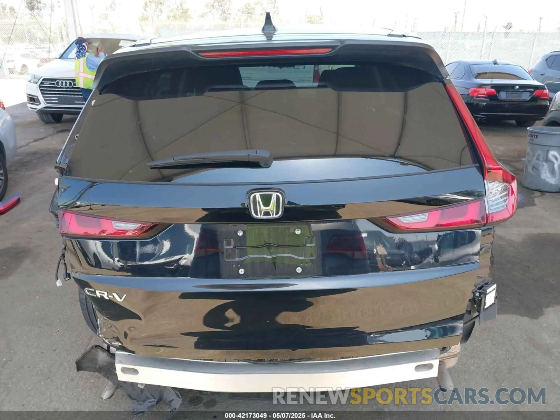 17 fotografías del automóvil dañado 5J6RS3H42RL000355 HONDA CR-V 2024