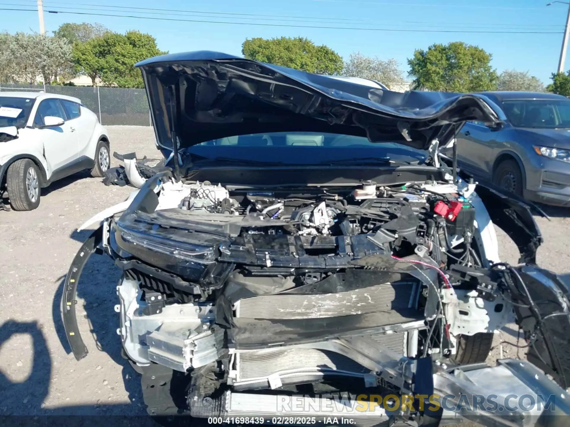6 fotografías del automóvil dañado 7FARS3H73RE004390 HONDA CR-V 2024
