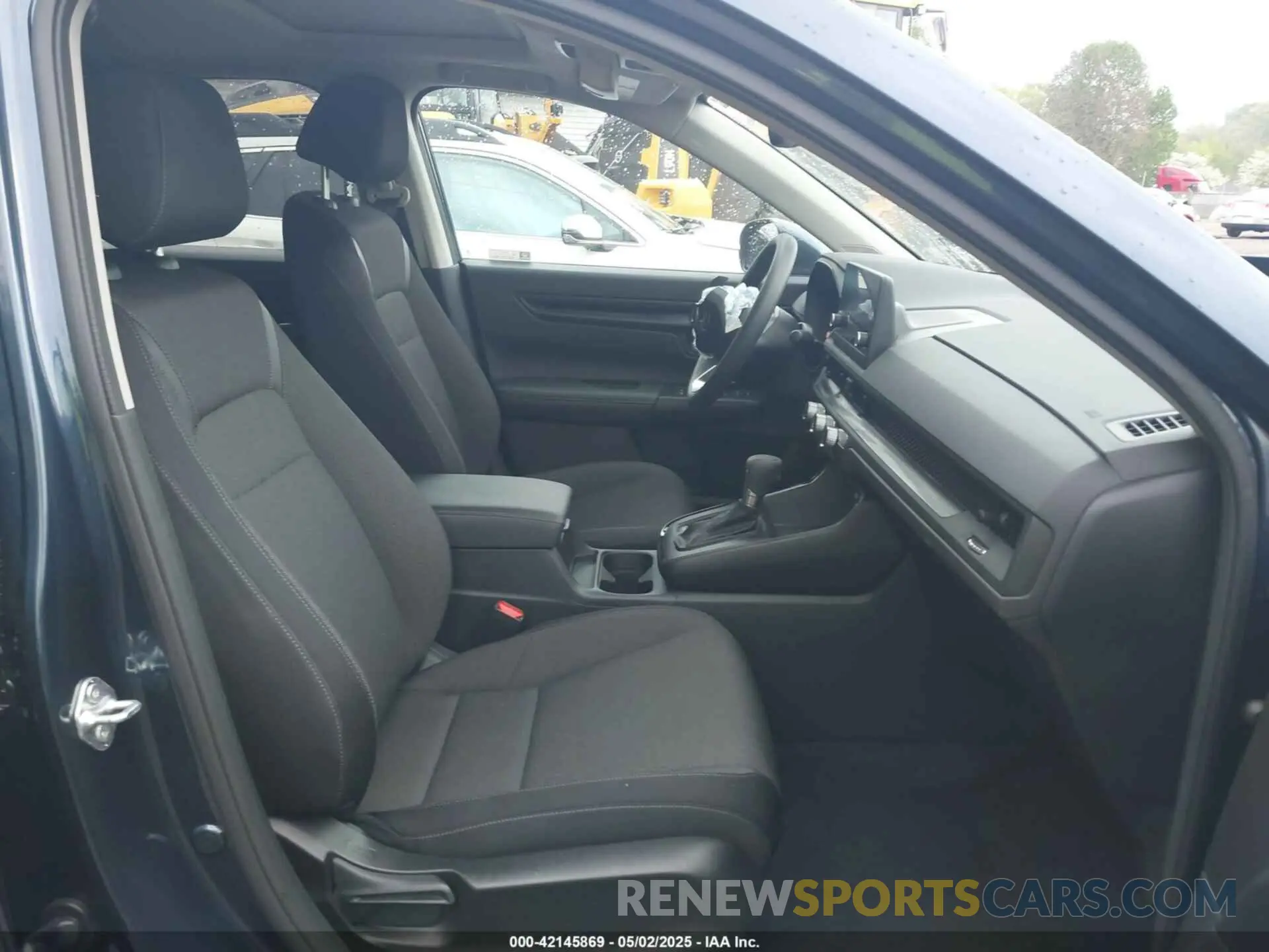 5 fotografías del automóvil dañado 7FARS4H44RE003583 HONDA CR-V 2024