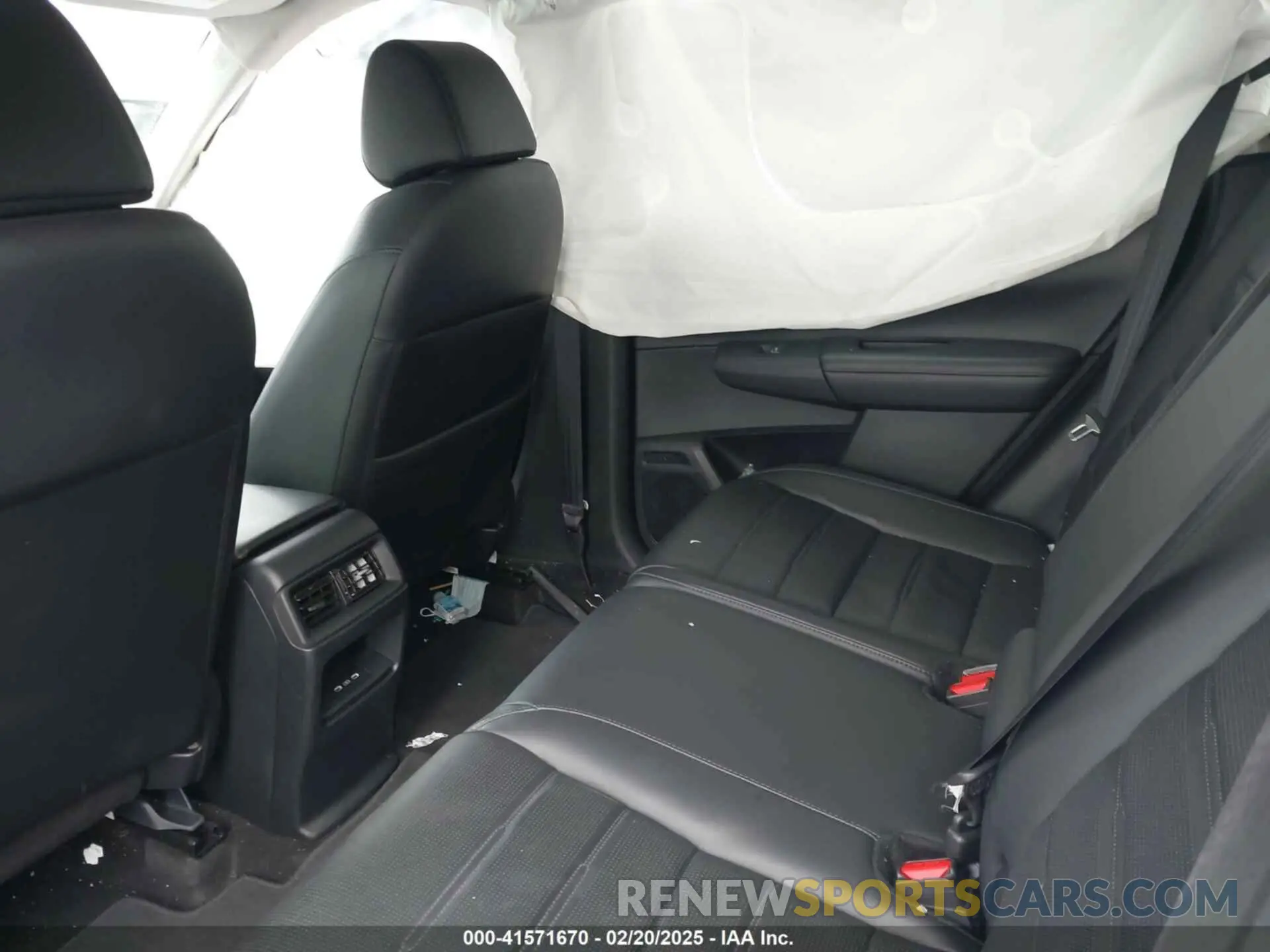 8 fotografías del automóvil dañado 7FARS4H75RE012304 HONDA CR-V 2024