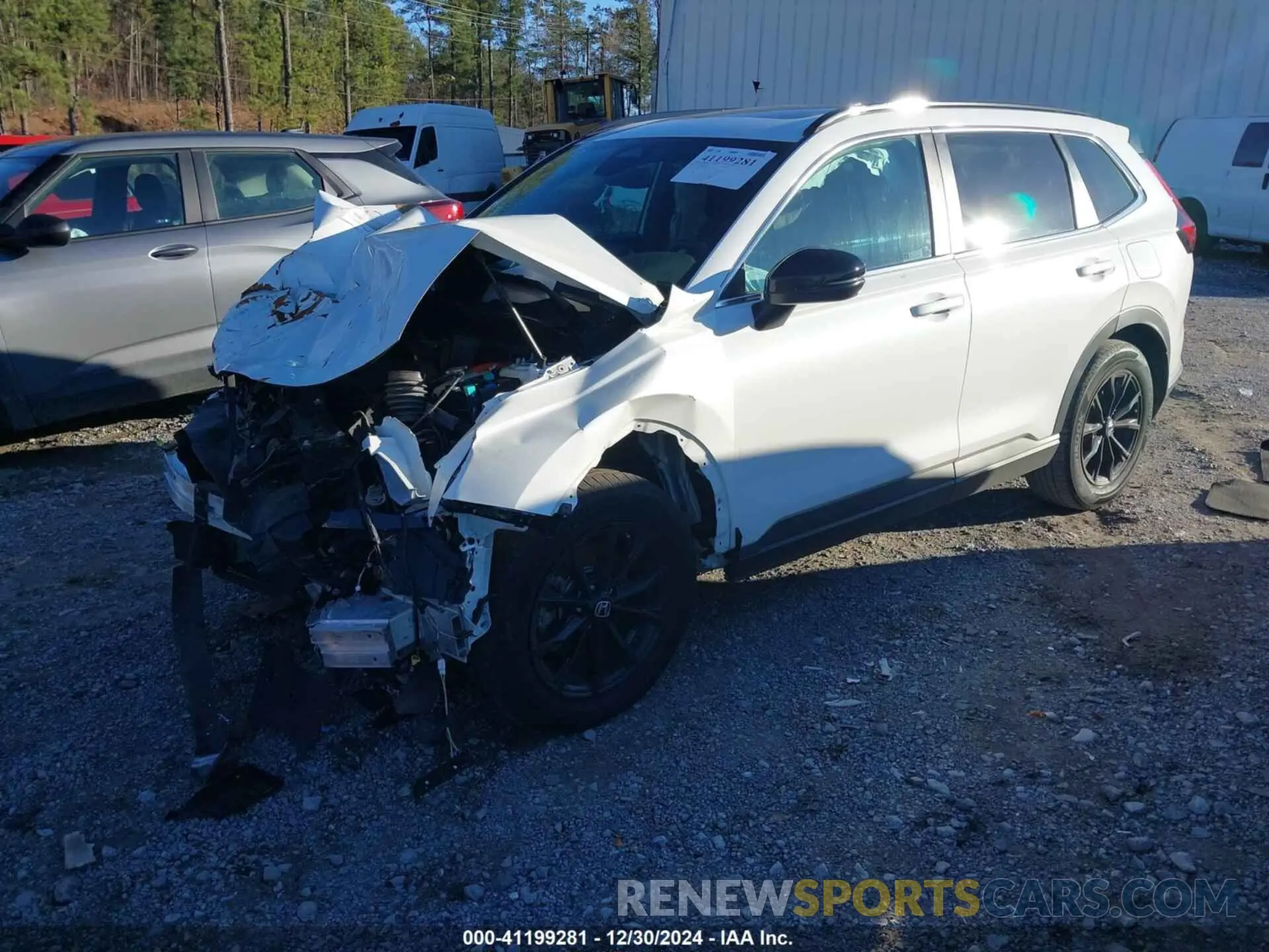 2 fotografías del automóvil dañado 7FARS5H50RE009279 HONDA CR-V 2024