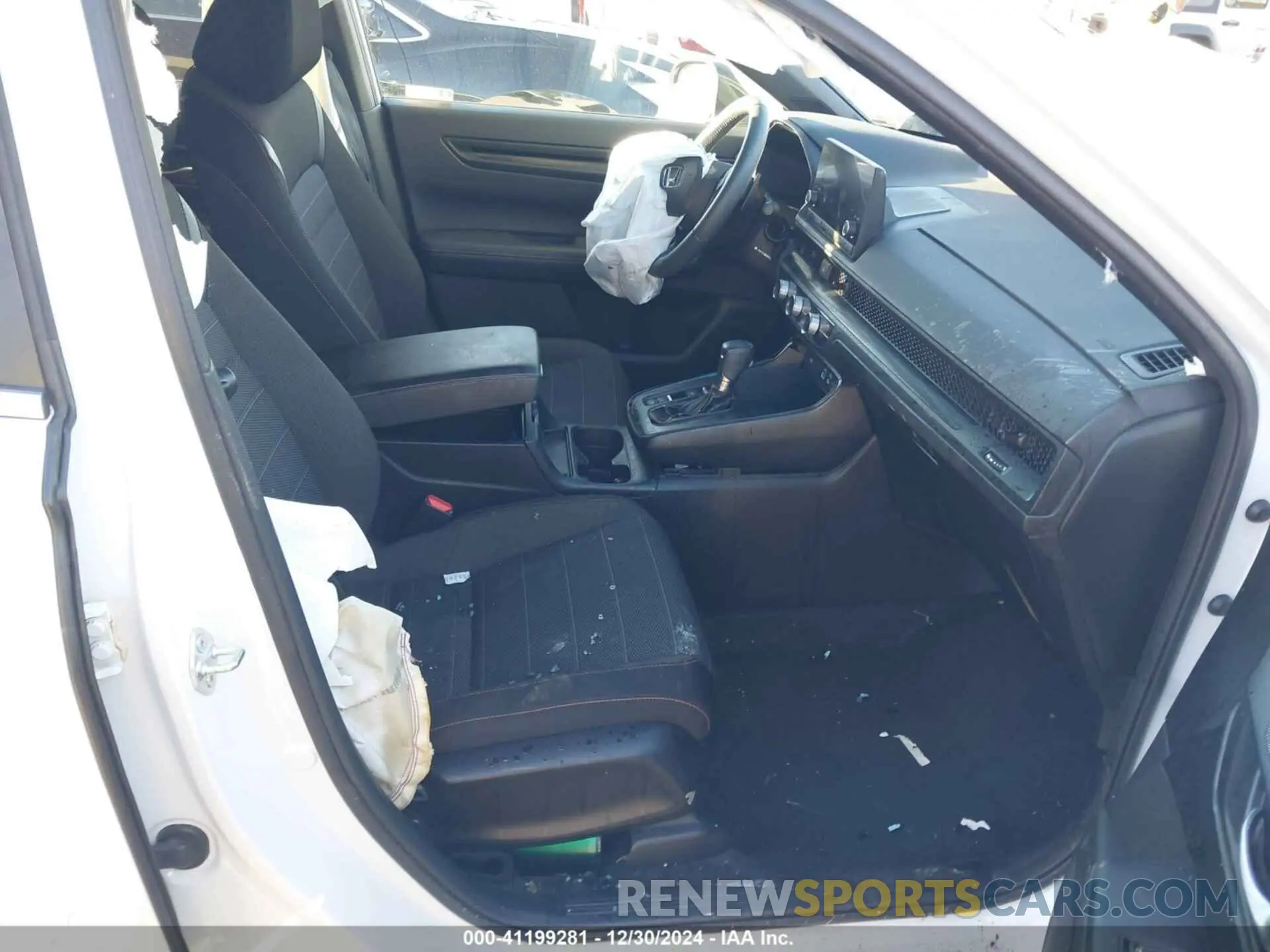 5 fotografías del automóvil dañado 7FARS5H50RE009279 HONDA CR-V 2024