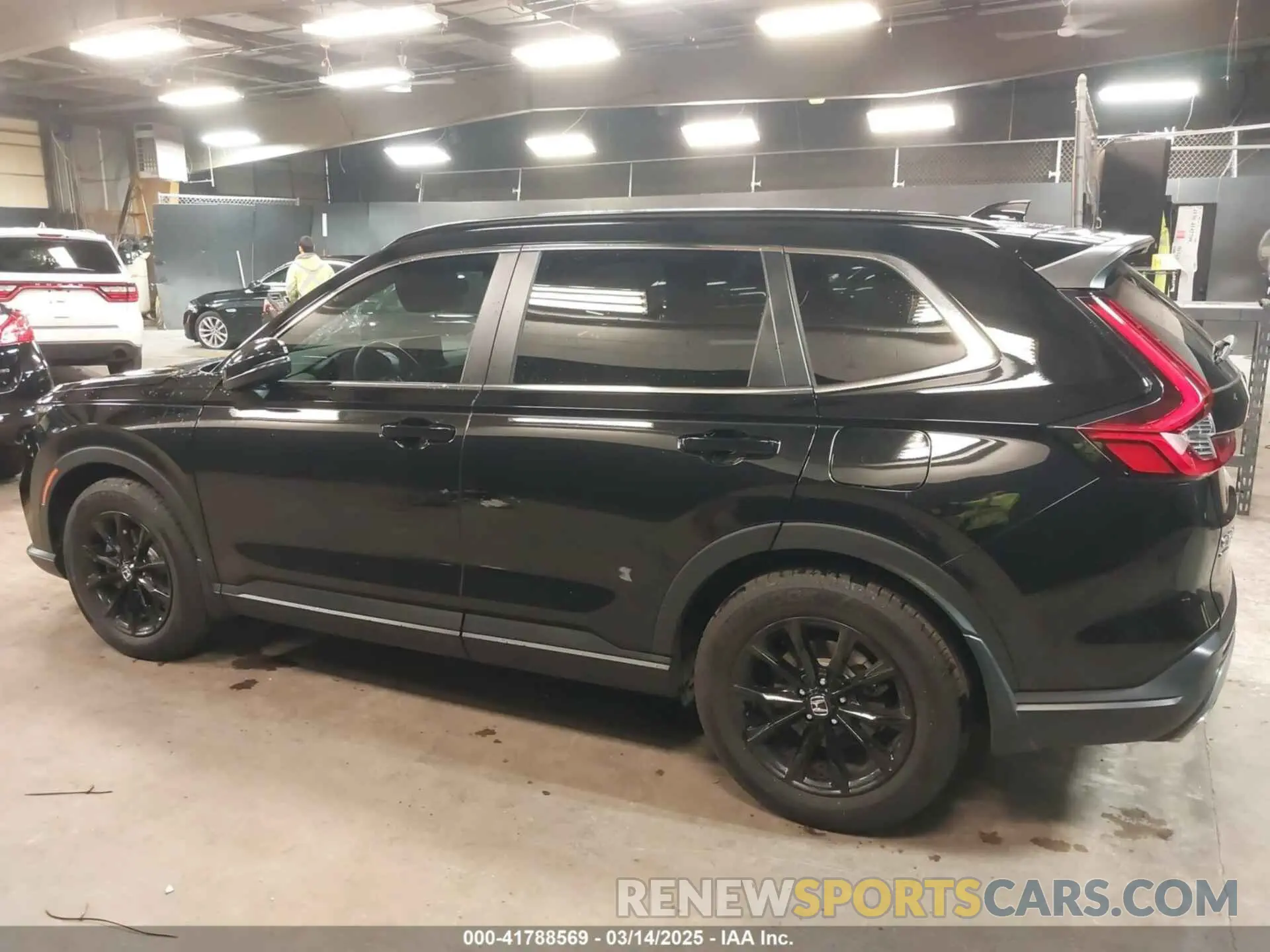 14 fotografías del automóvil dañado 7FARS5H50RE016538 HONDA CR-V 2024