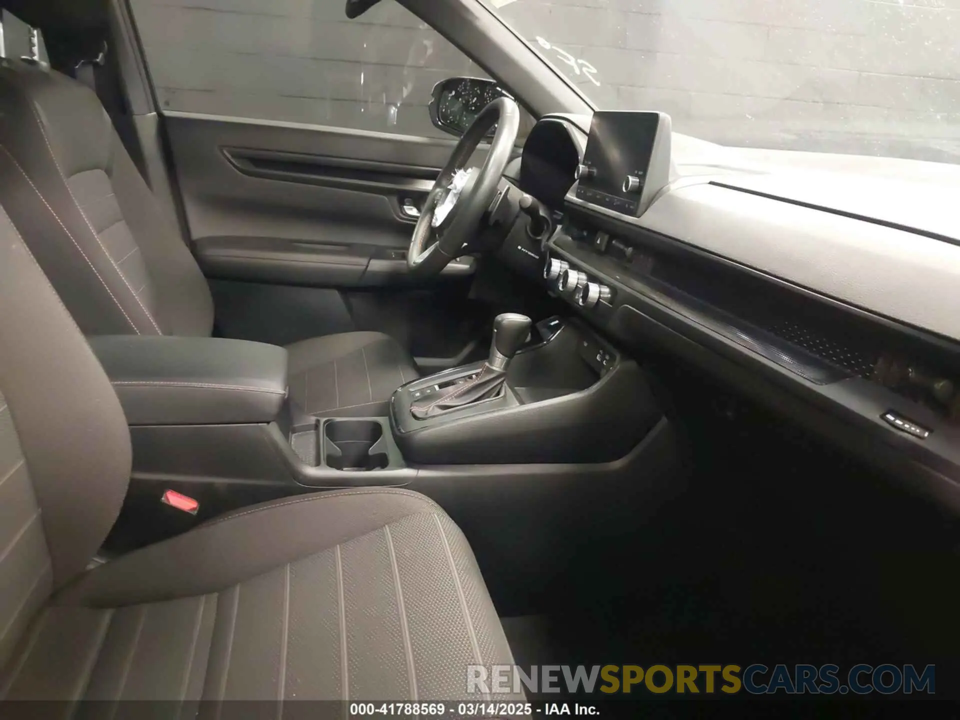 5 fotografías del automóvil dañado 7FARS5H50RE016538 HONDA CR-V 2024