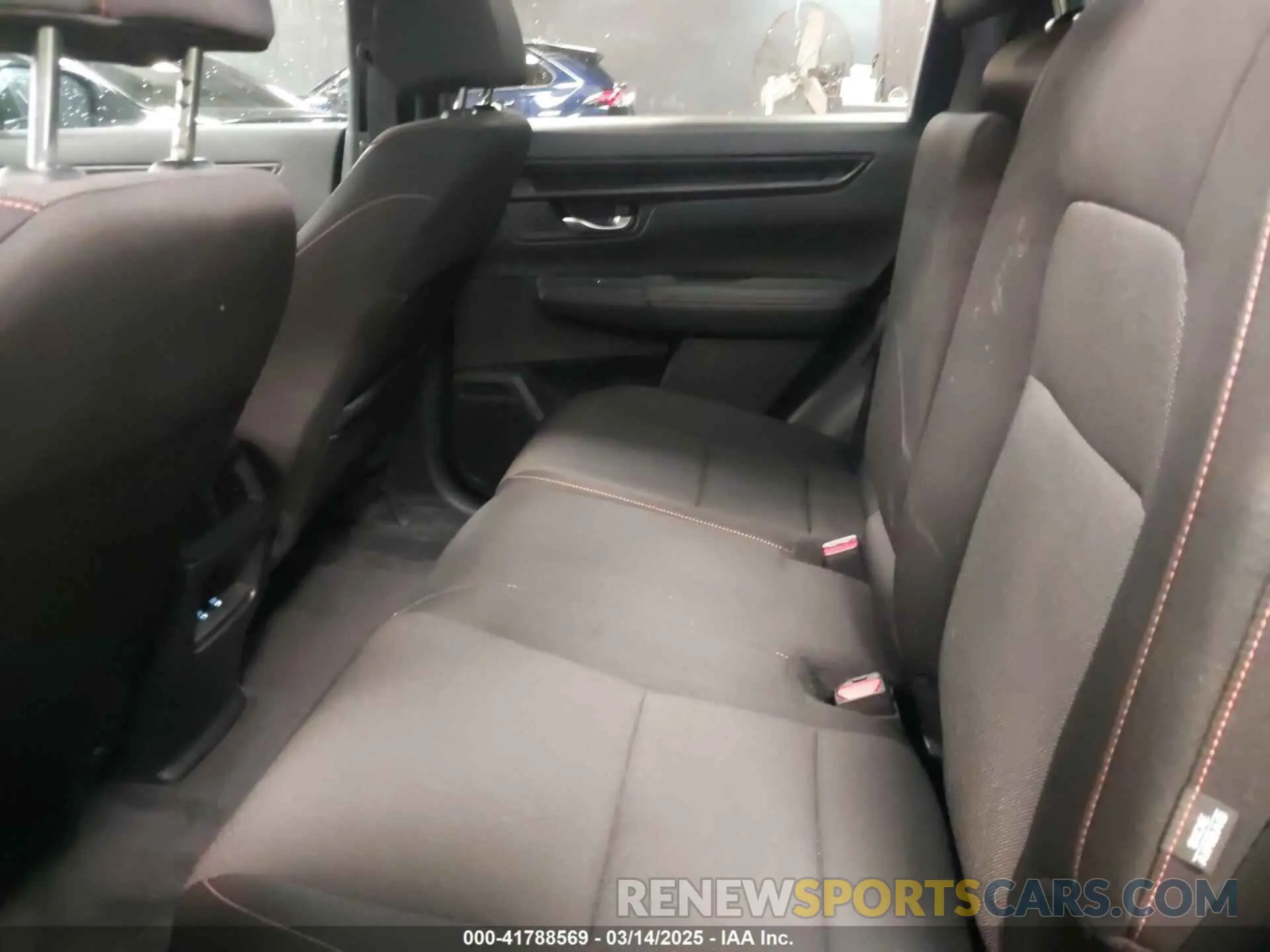 8 fotografías del automóvil dañado 7FARS5H50RE016538 HONDA CR-V 2024