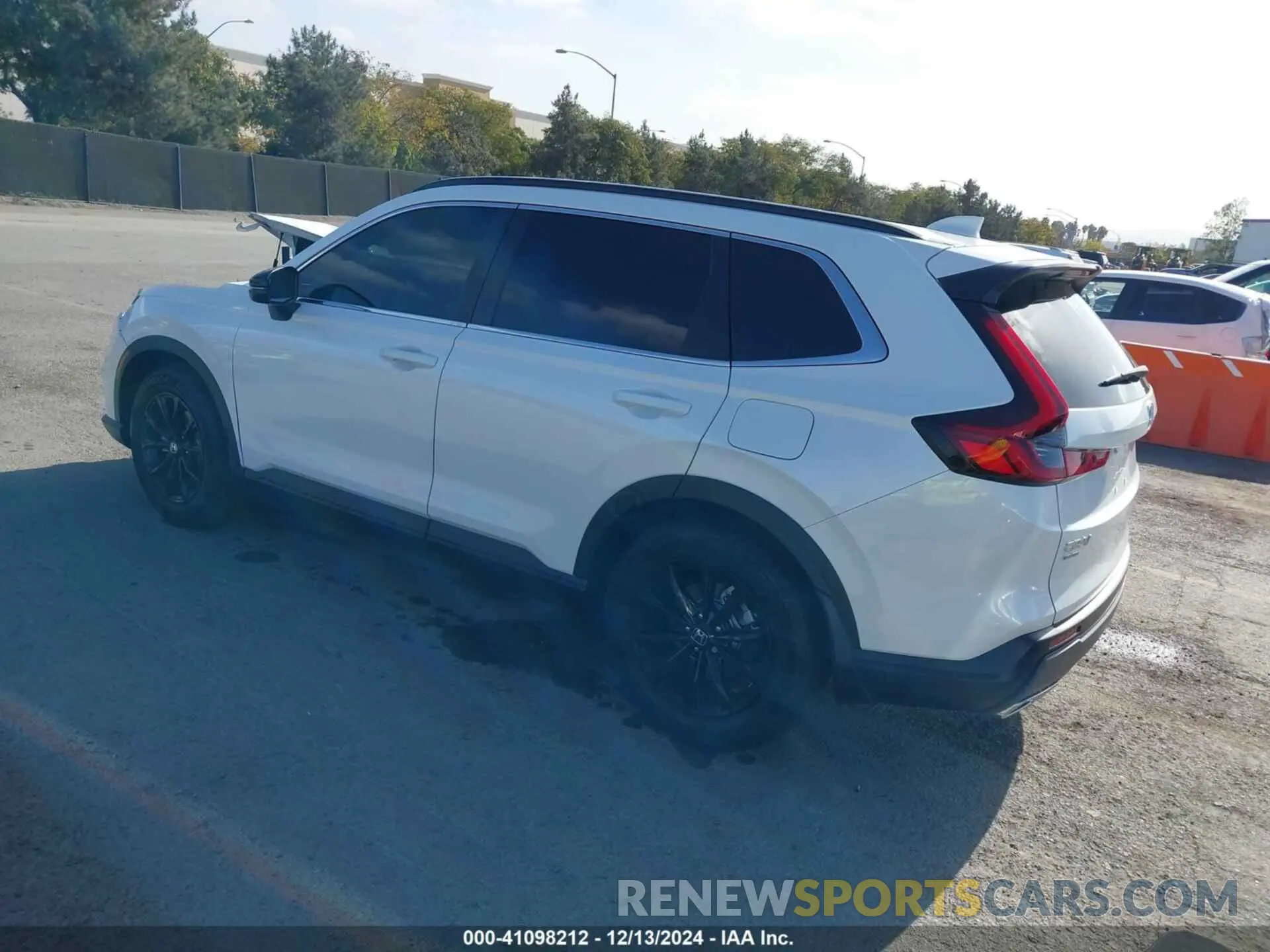3 fotografías del automóvil dañado 7FARS5H50RE036773 HONDA CR-V 2024