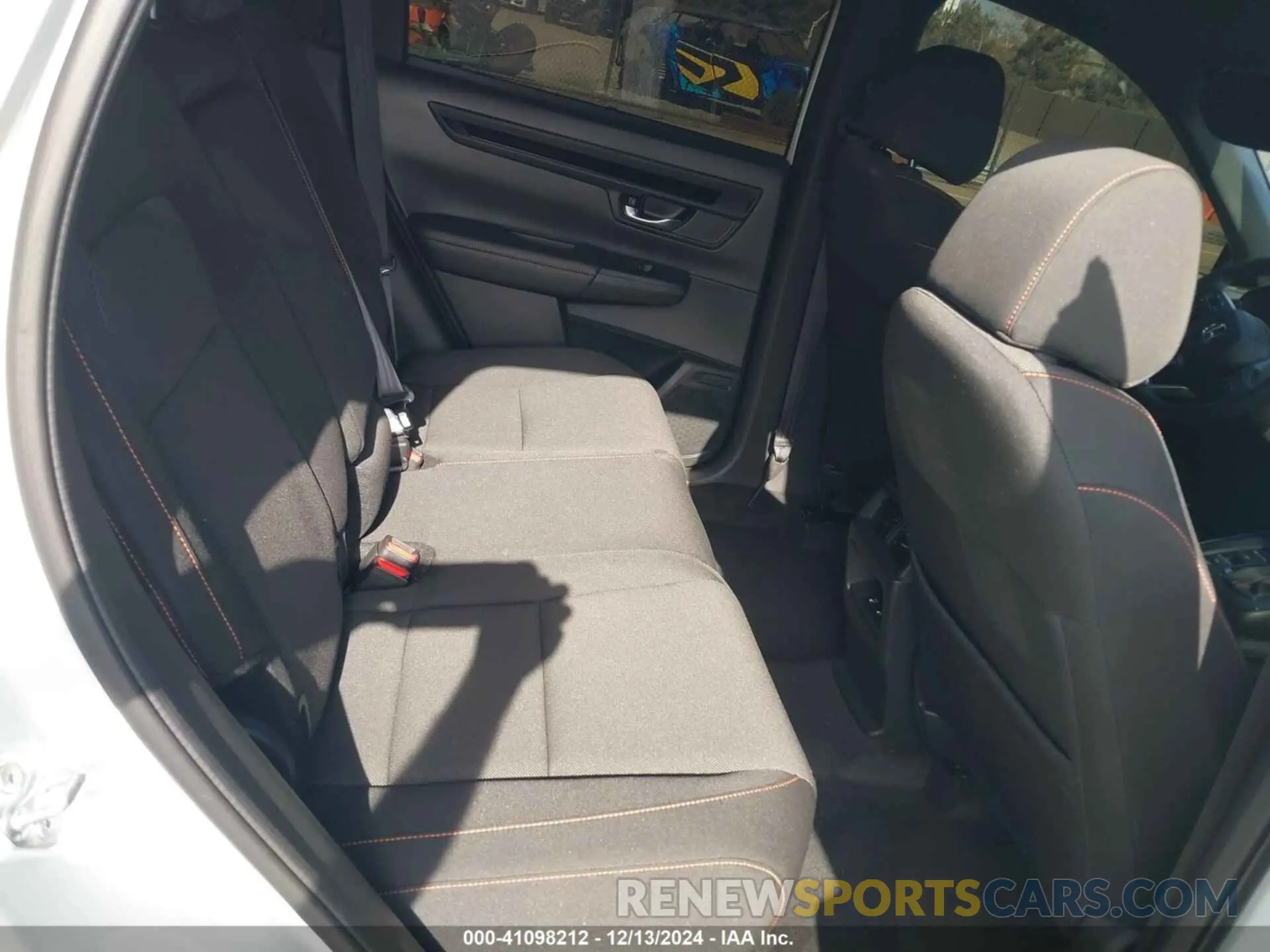 8 fotografías del automóvil dañado 7FARS5H50RE036773 HONDA CR-V 2024