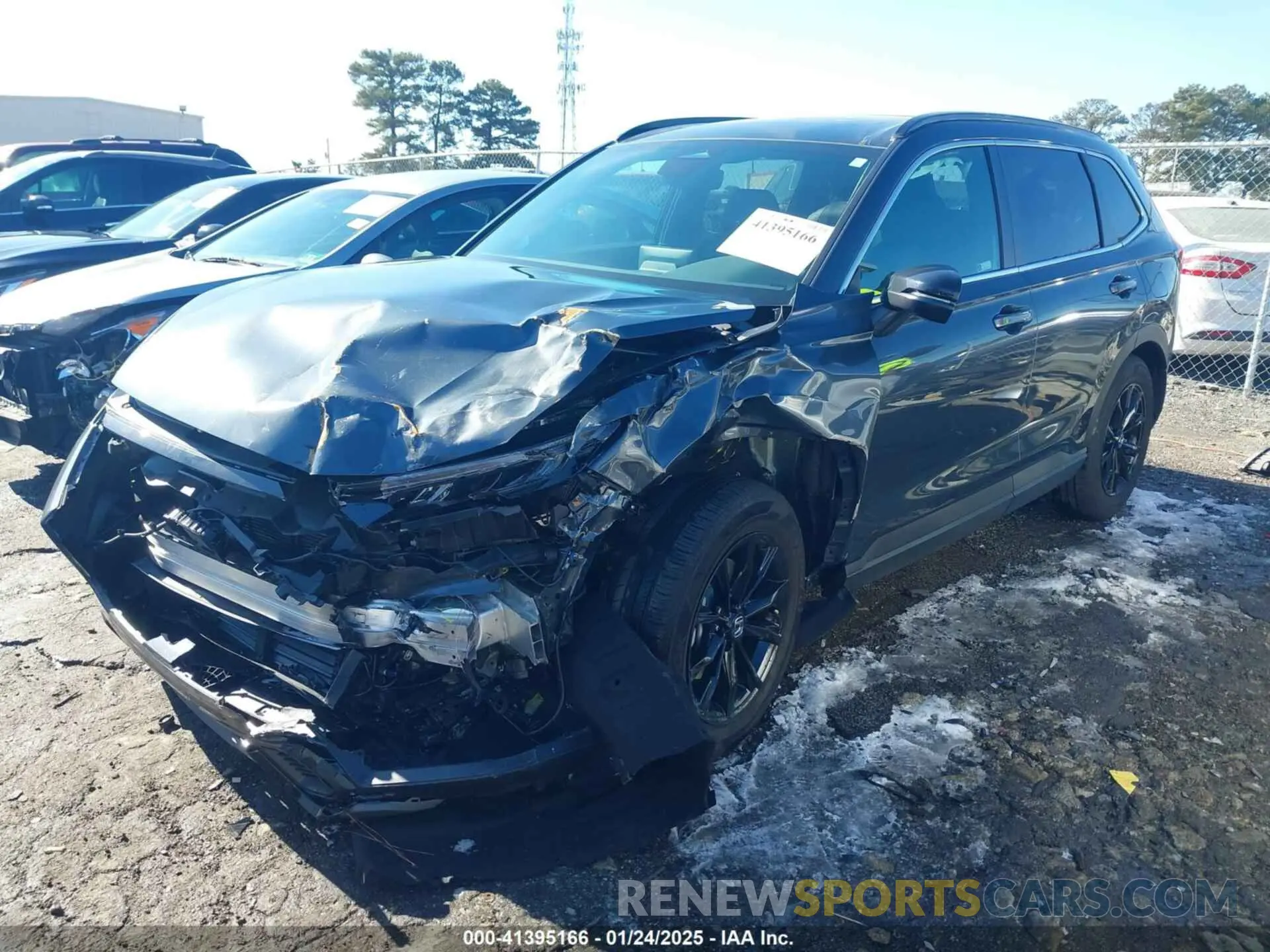 2 fotografías del automóvil dañado 7FARS5H81RE029518 HONDA CR-V 2024