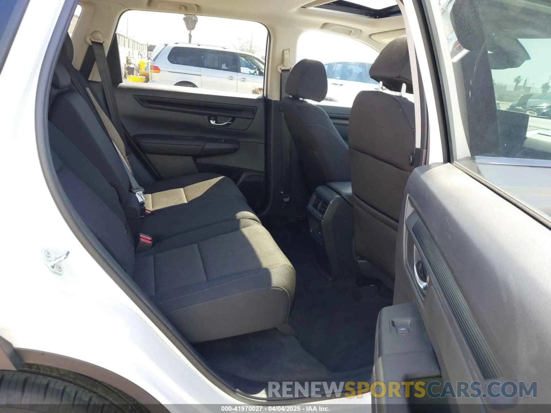 8 fotografías del automóvil dañado 2HKRS3H45SH319202 HONDA CR-V 2025
