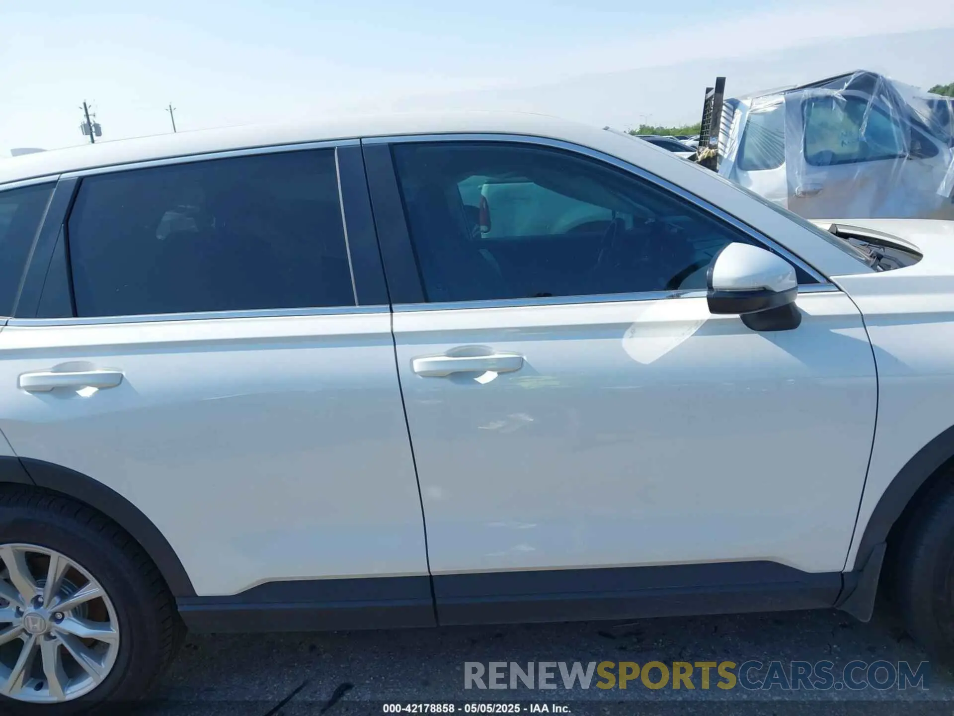 13 fotografías del automóvil dañado 2HKRS3H4XSH314433 HONDA CR-V 2025