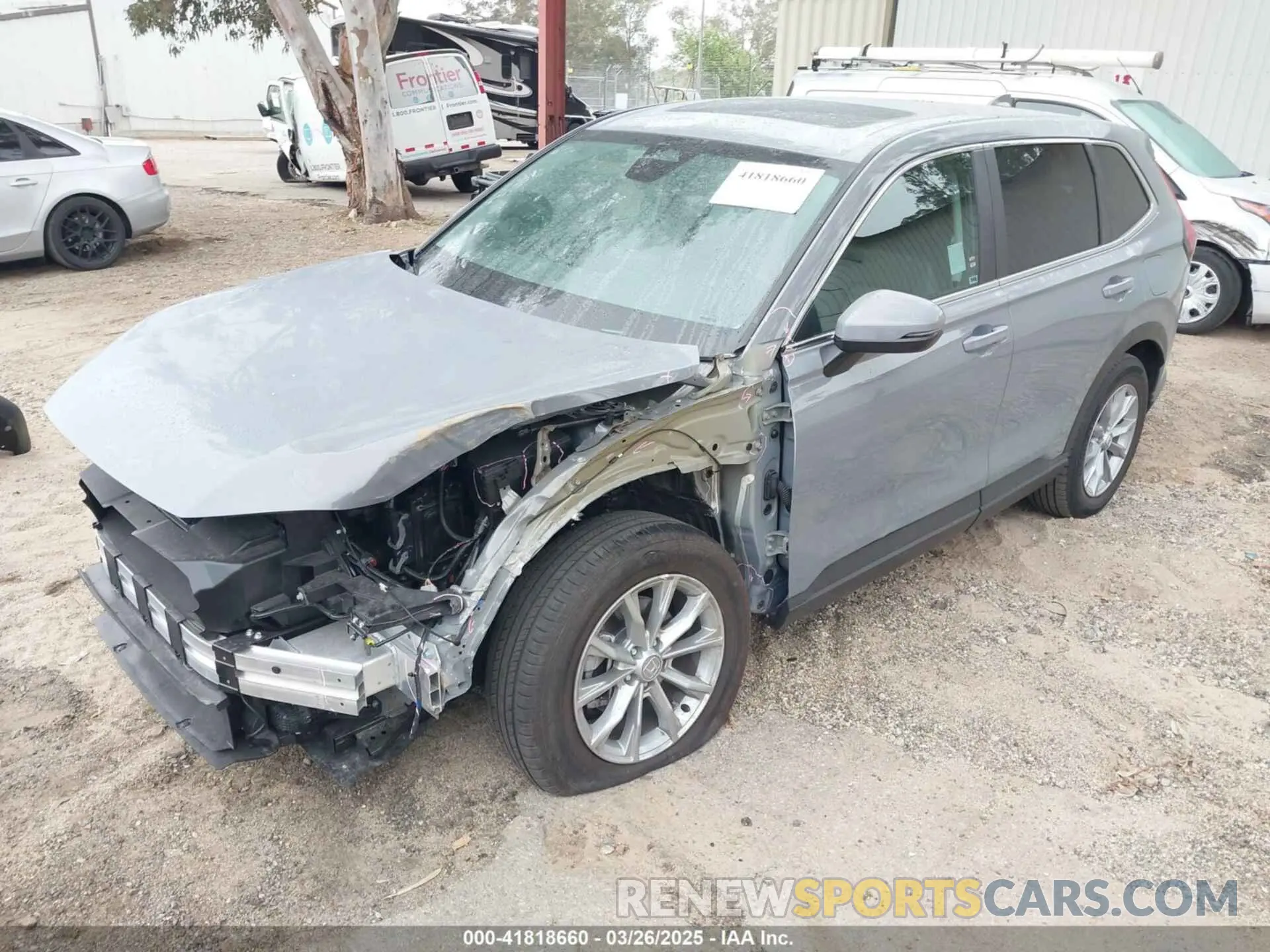 2 fotografías del automóvil dañado 2HKRS3H70SH314810 HONDA CR-V 2025
