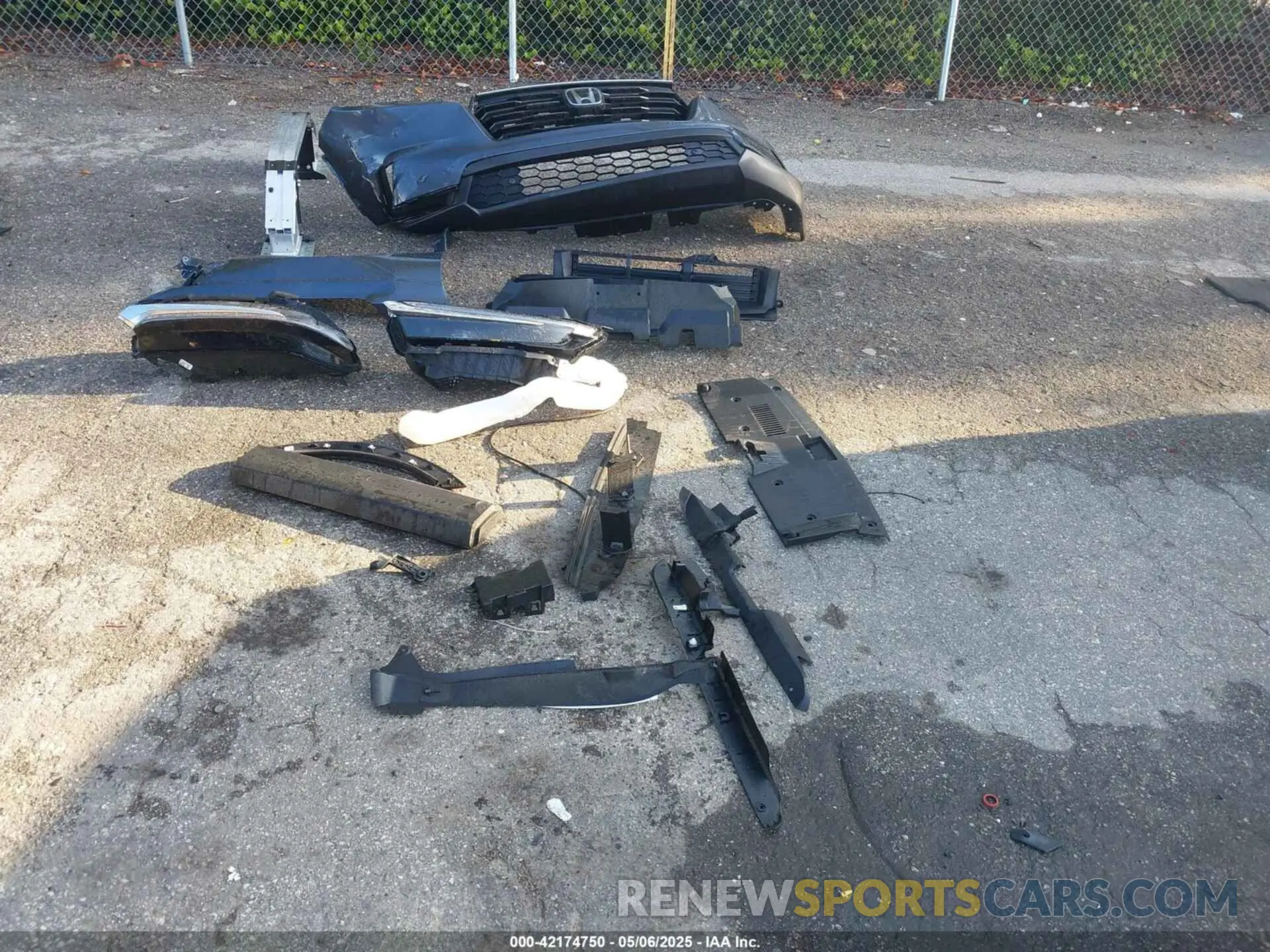12 fotografías del automóvil dañado 2HKRS3H70SH323572 HONDA CR-V 2025