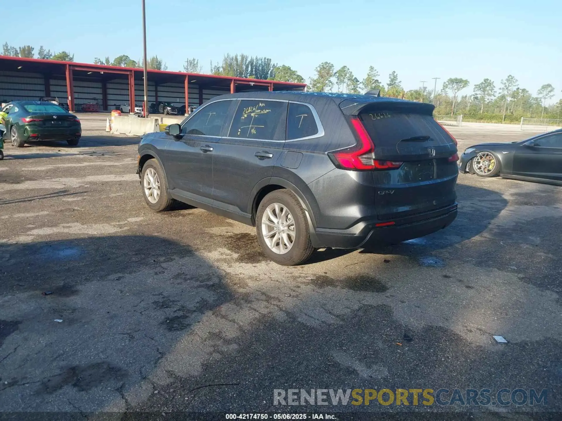 3 fotografías del automóvil dañado 2HKRS3H70SH323572 HONDA CR-V 2025