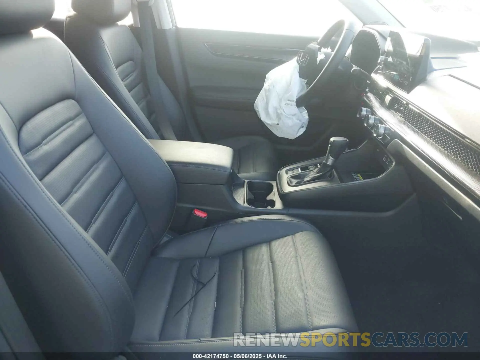 5 fotografías del automóvil dañado 2HKRS3H70SH323572 HONDA CR-V 2025