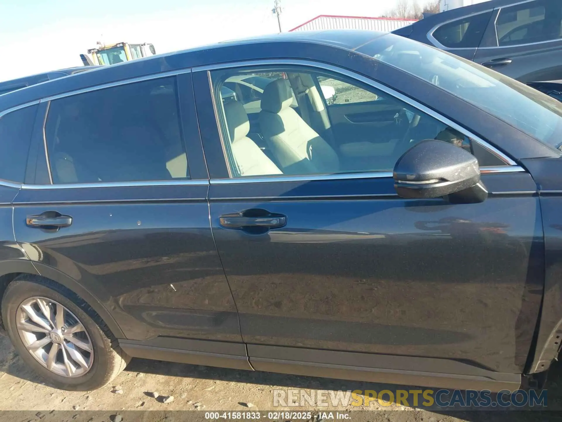 14 fotografías del automóvil dañado 2HKRS3H74SH302854 HONDA CR-V 2025