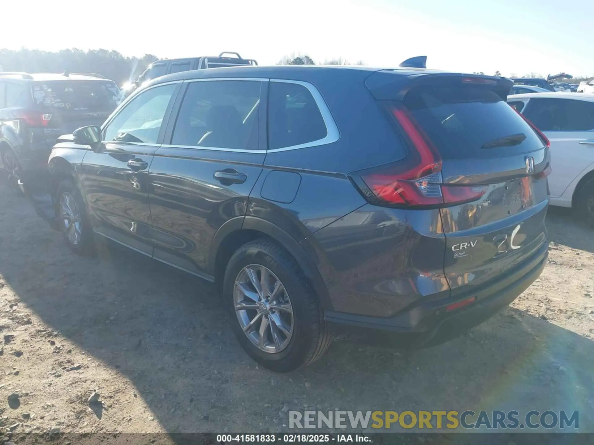 3 fotografías del automóvil dañado 2HKRS3H74SH302854 HONDA CR-V 2025