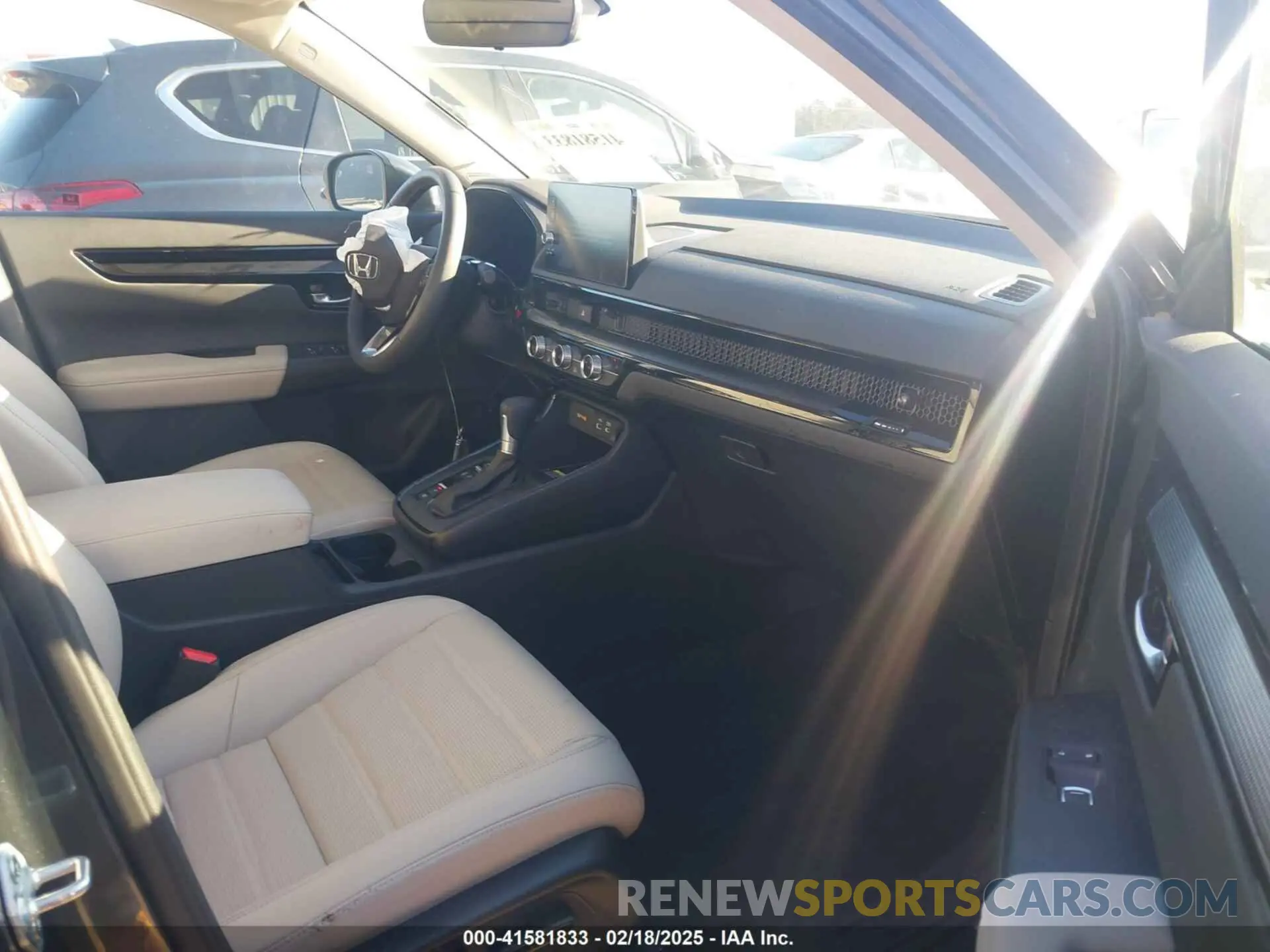 5 fotografías del automóvil dañado 2HKRS3H74SH302854 HONDA CR-V 2025