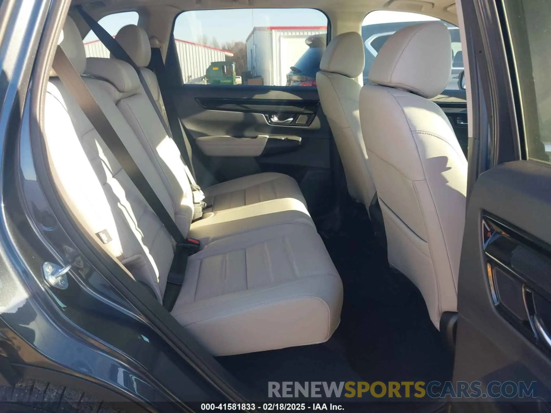 8 fotografías del automóvil dañado 2HKRS3H74SH302854 HONDA CR-V 2025