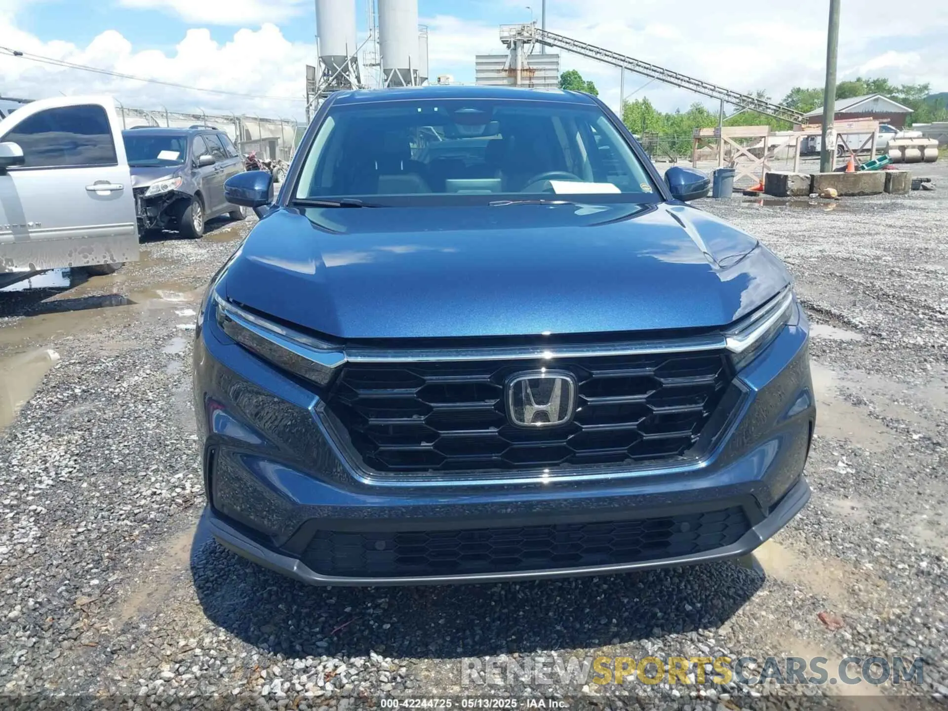 12 fotografías del automóvil dañado 2HKRS3H76SH321857 HONDA CR-V 2025