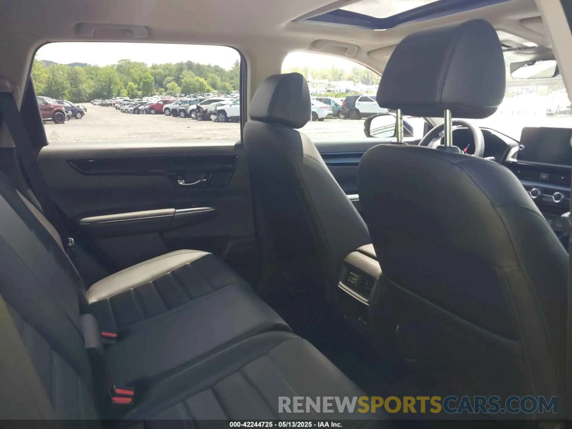 8 fotografías del automóvil dañado 2HKRS3H76SH321857 HONDA CR-V 2025