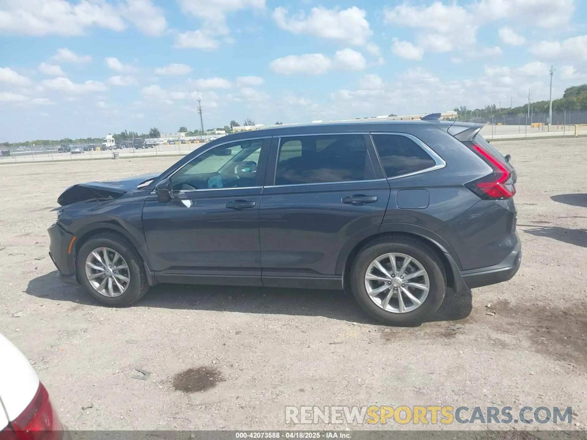 14 fotografías del automóvil dañado 2HKRS3H77SH330857 HONDA CR-V 2025