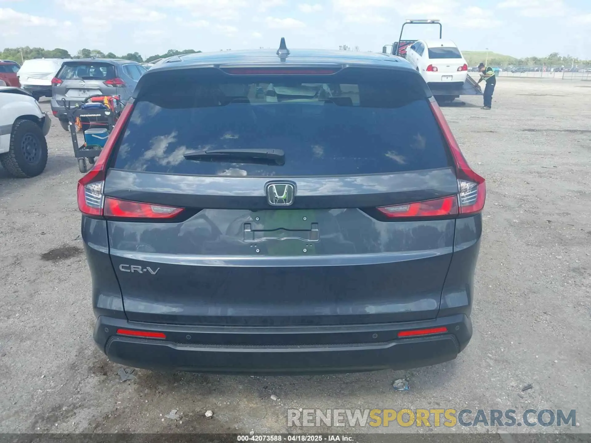 16 fotografías del automóvil dañado 2HKRS3H77SH330857 HONDA CR-V 2025