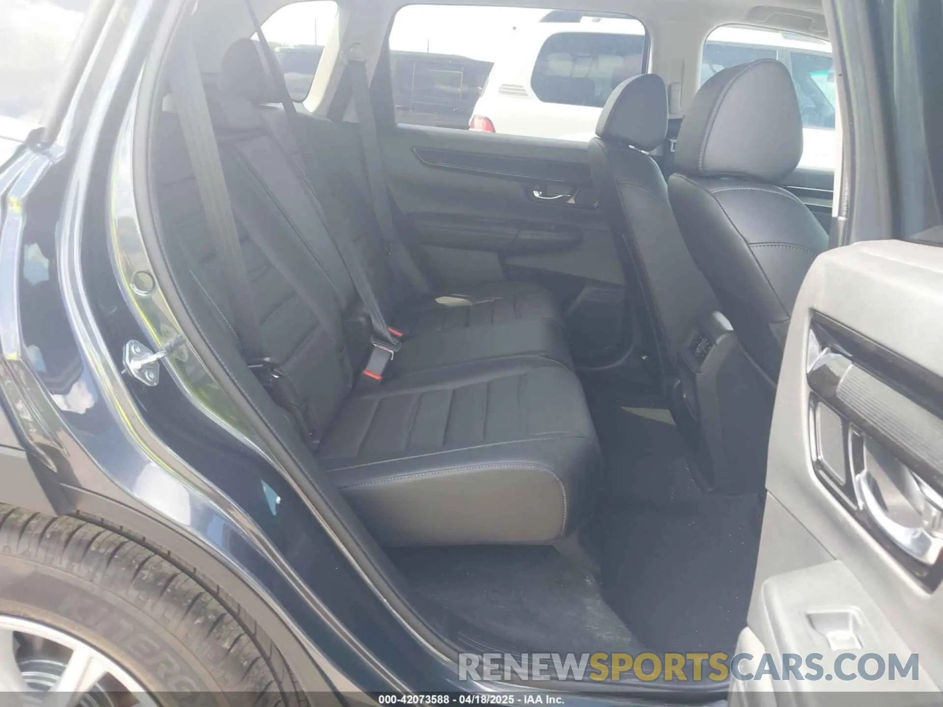 8 fotografías del automóvil dañado 2HKRS3H77SH330857 HONDA CR-V 2025