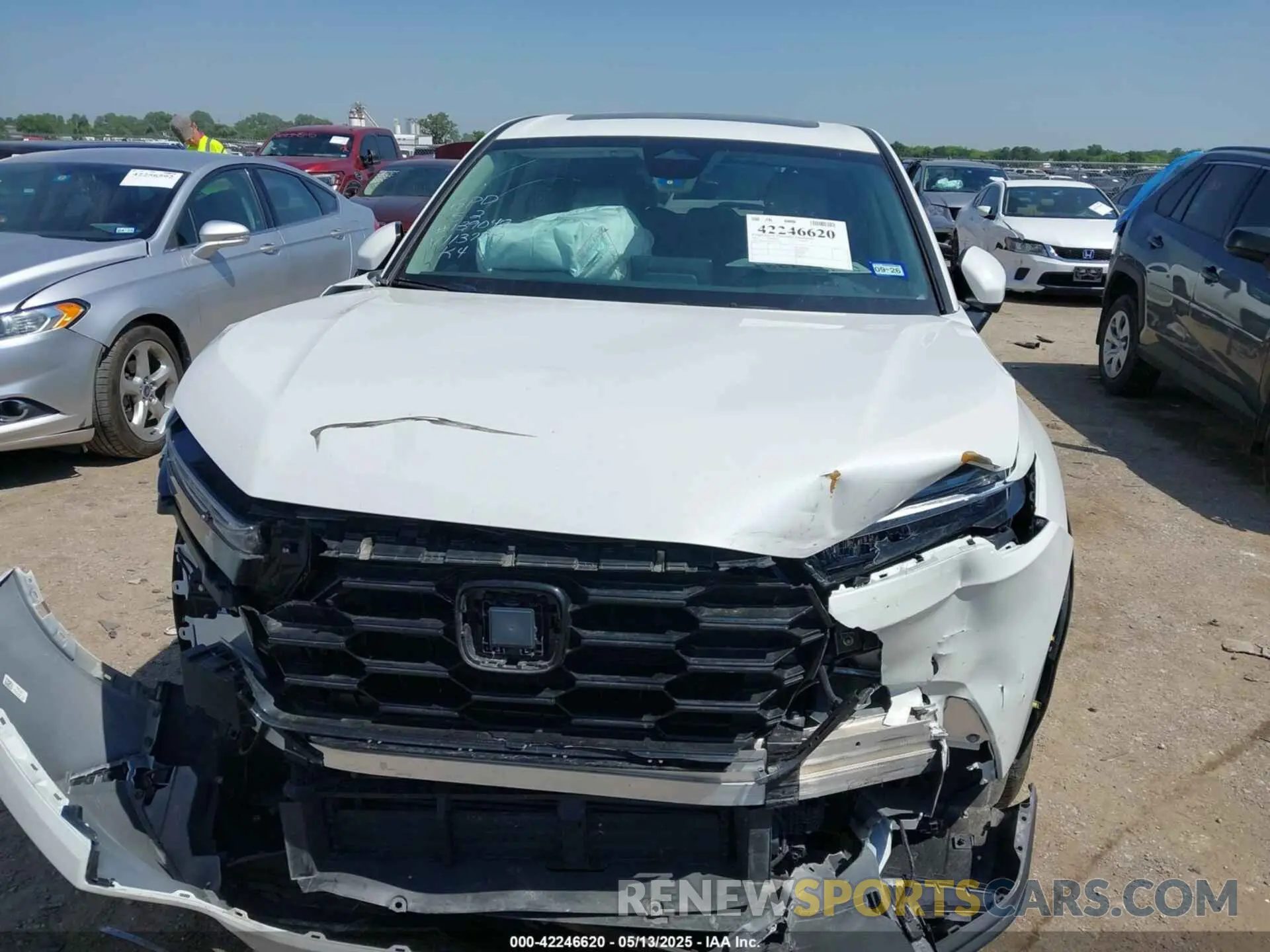 12 fotografías del automóvil dañado 2HKRS3H7XSH311378 HONDA CR-V 2025