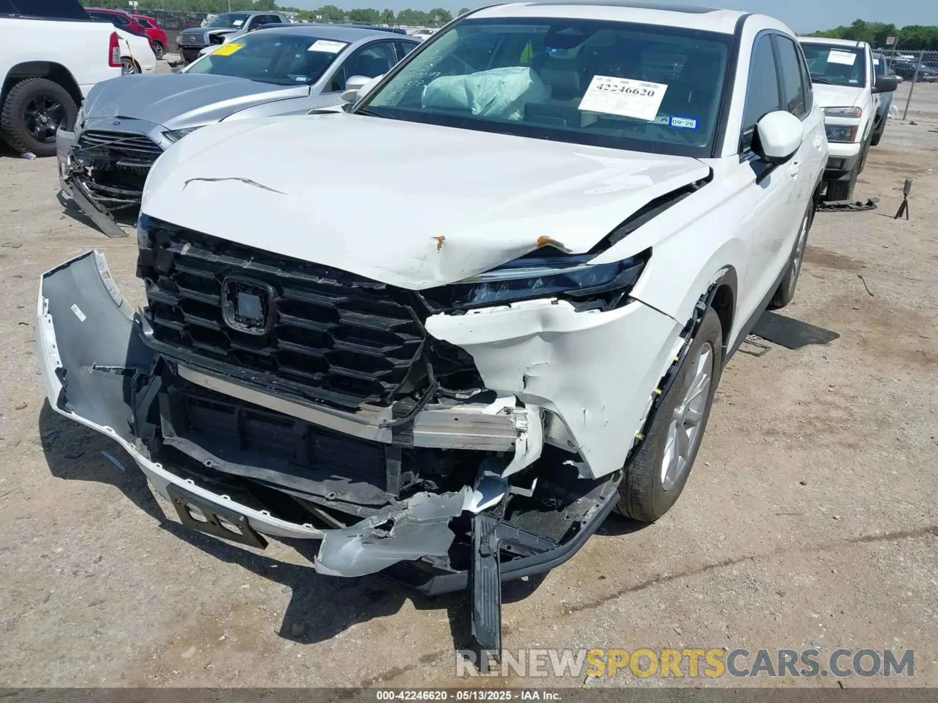 2 fotografías del automóvil dañado 2HKRS3H7XSH311378 HONDA CR-V 2025