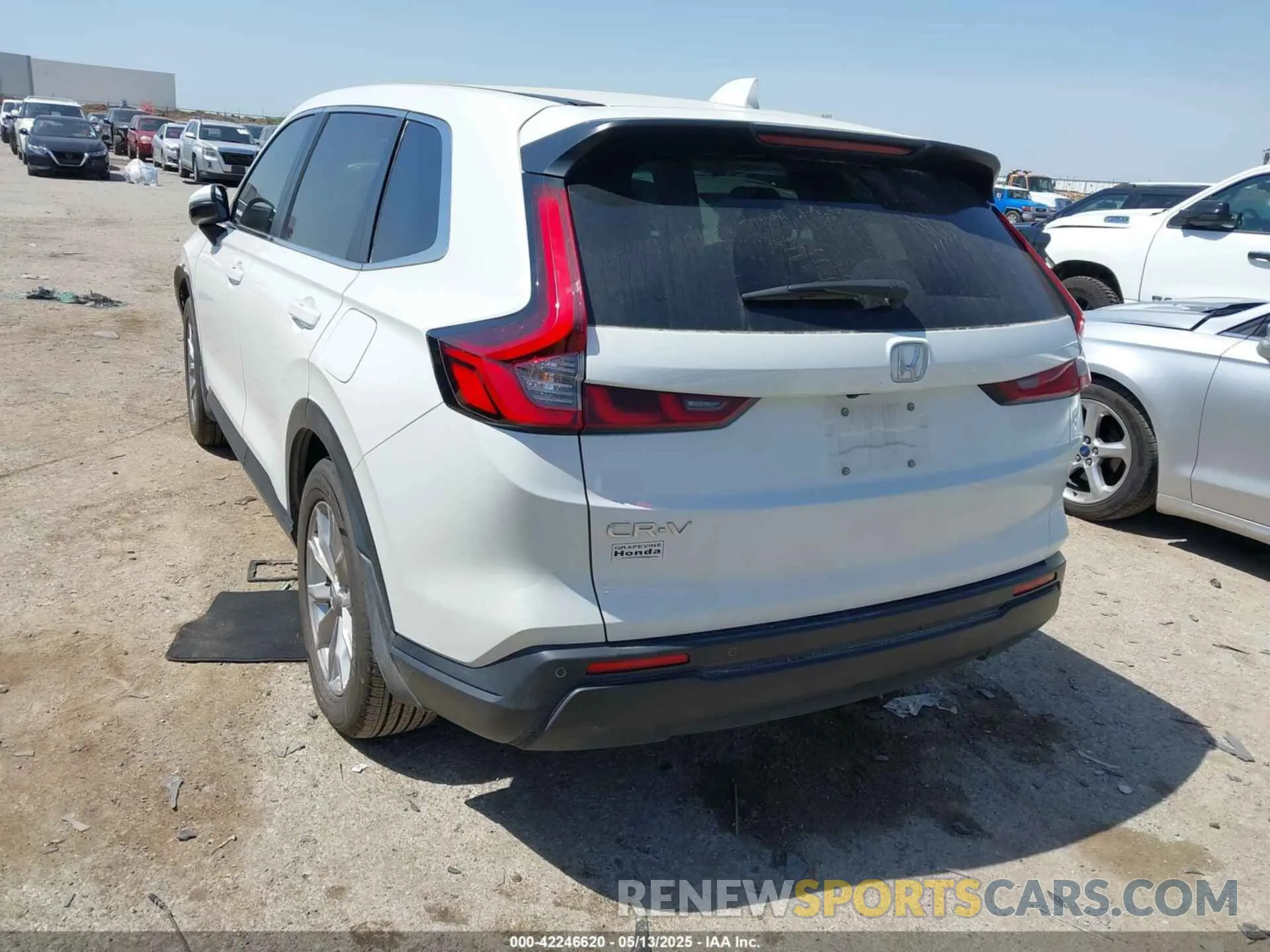 3 fotografías del automóvil dañado 2HKRS3H7XSH311378 HONDA CR-V 2025