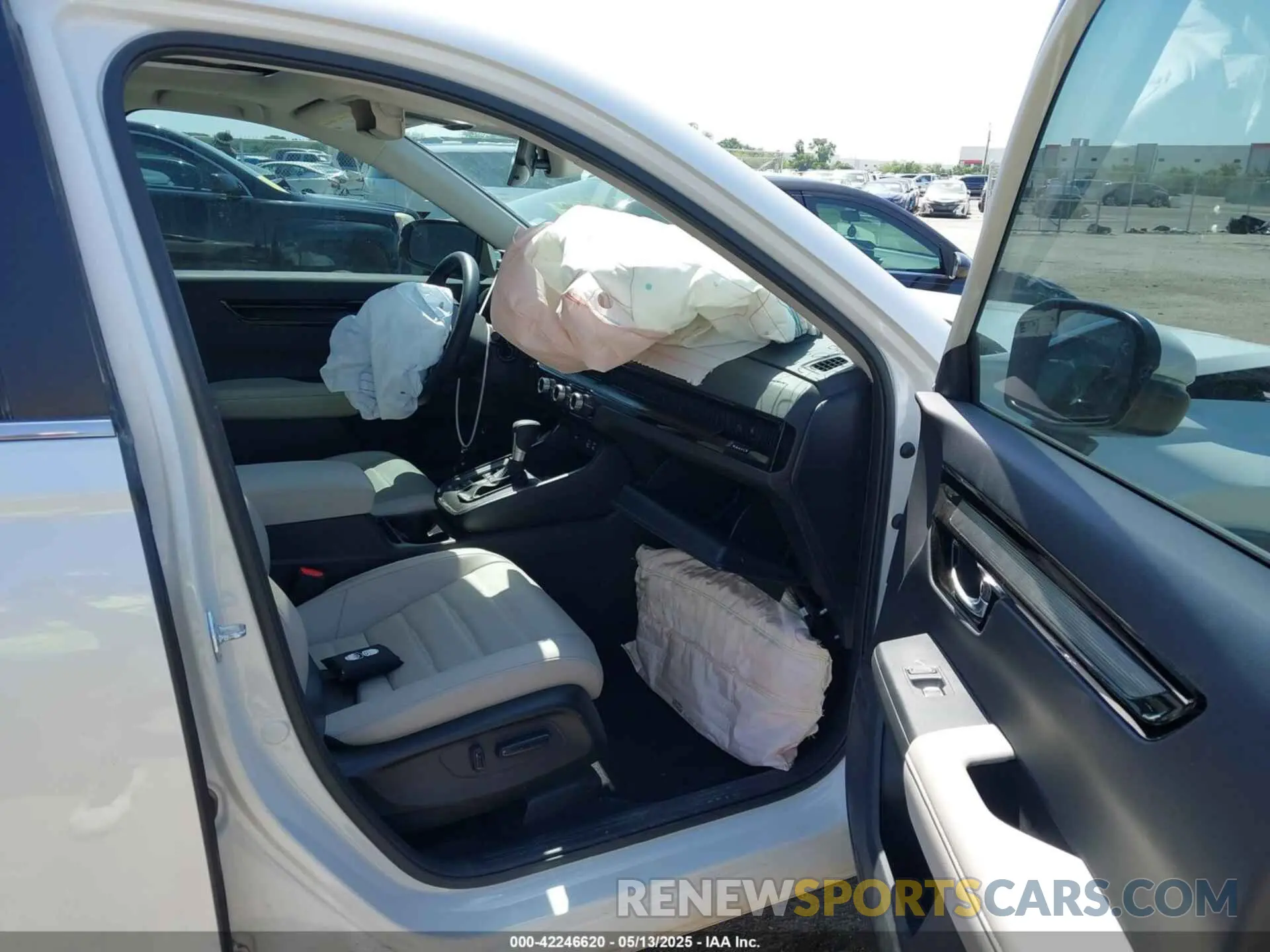 5 fotografías del automóvil dañado 2HKRS3H7XSH311378 HONDA CR-V 2025