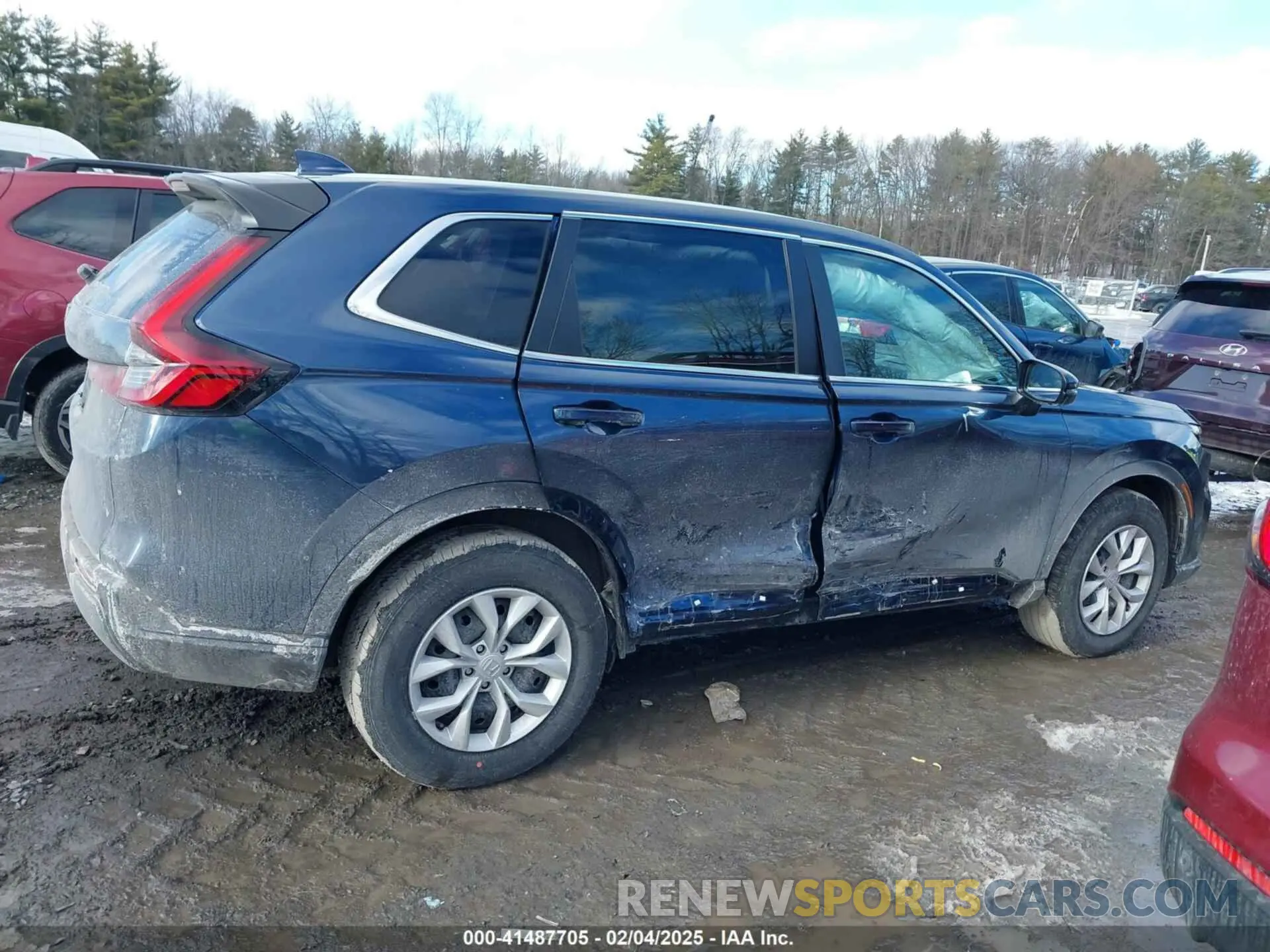 13 fotografías del automóvil dañado 2HKRS4H24SH410952 HONDA CR-V 2025