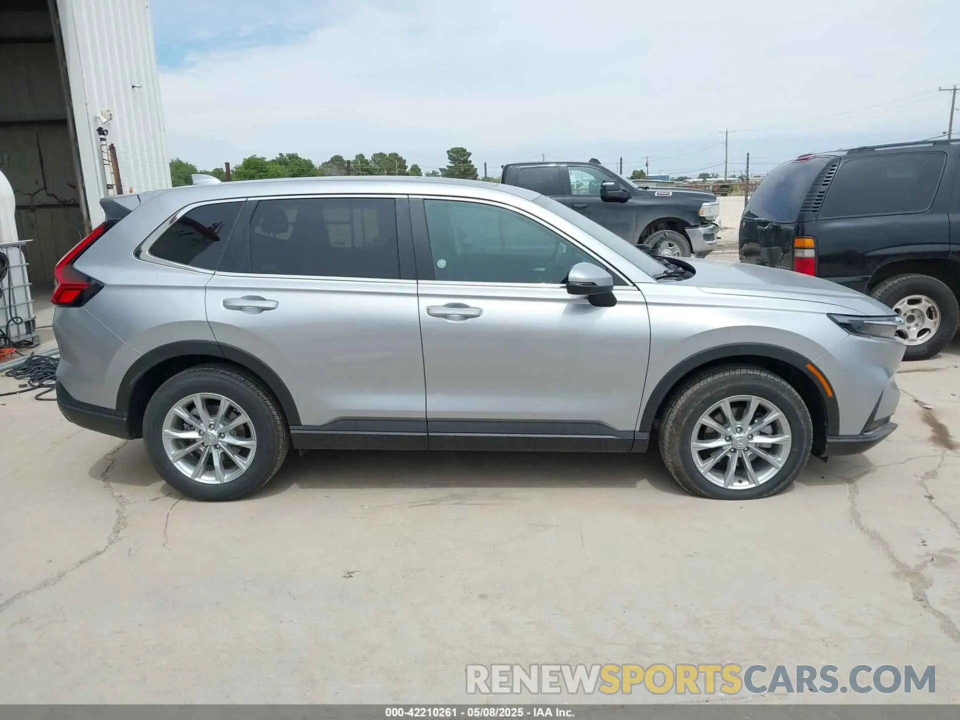 13 fotografías del automóvil dañado 2HKRS4H46SH453187 HONDA CR-V 2025