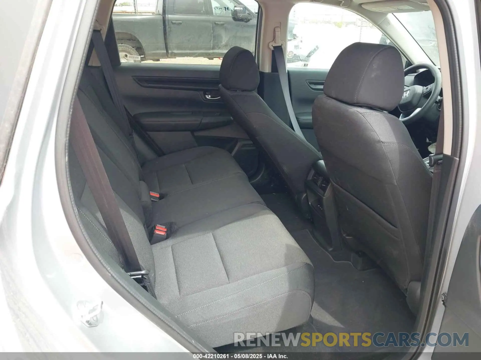8 fotografías del automóvil dañado 2HKRS4H46SH453187 HONDA CR-V 2025