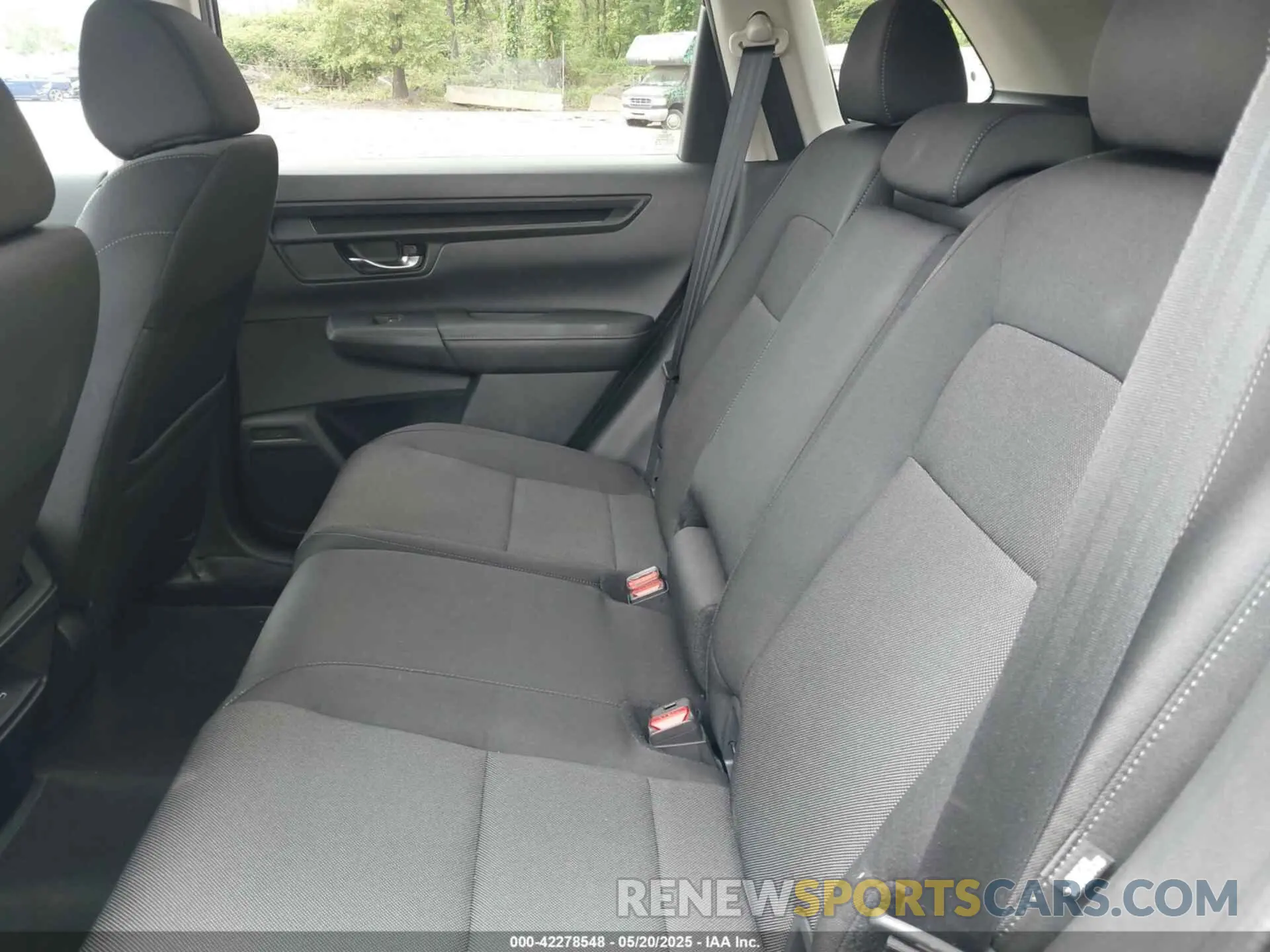 8 fotografías del automóvil dañado 2HKRS4H46SH472791 HONDA CR-V 2025
