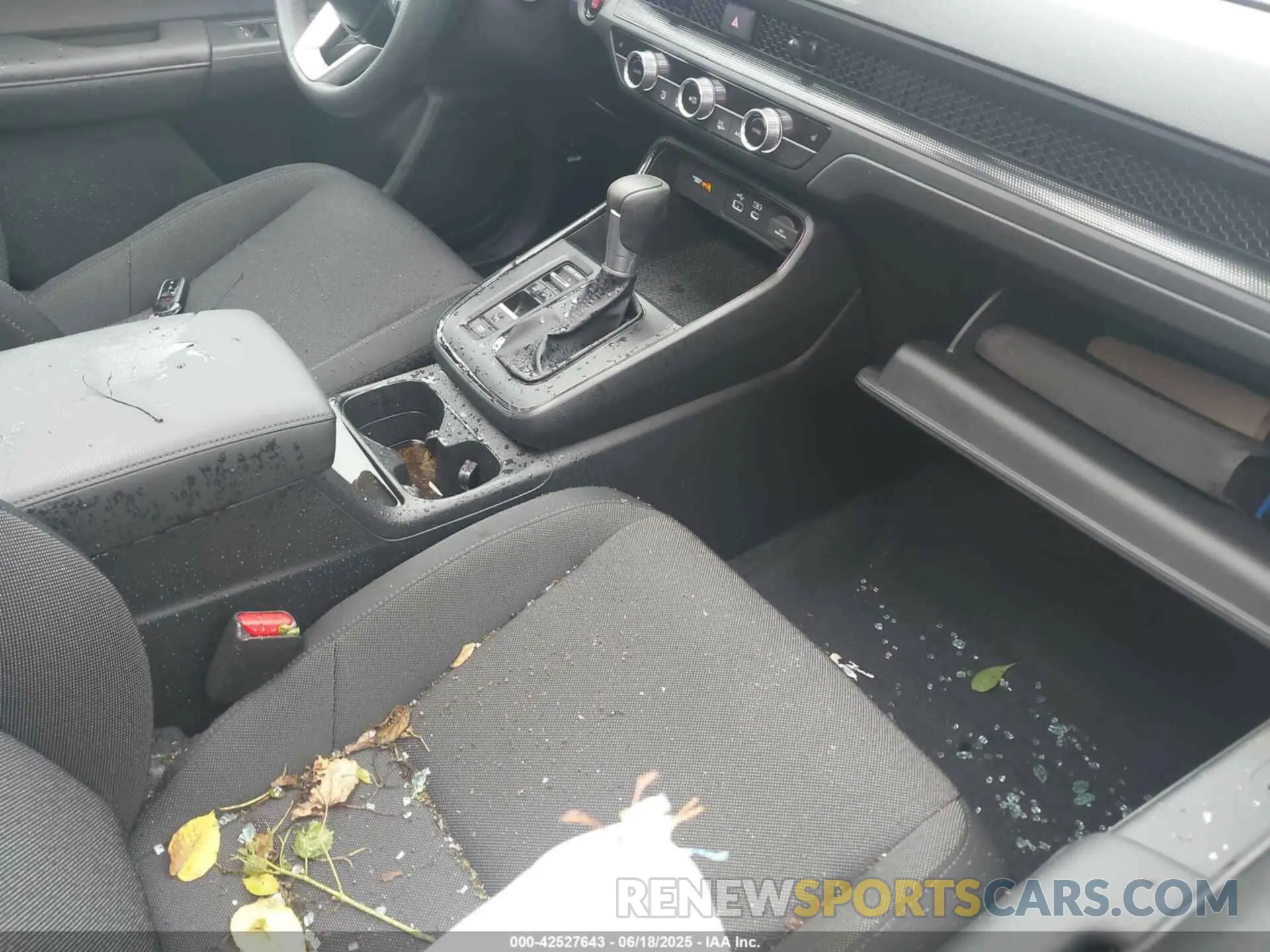 5 fotografías del automóvil dañado 2HKRS4H47SH435345 HONDA CR-V 2025