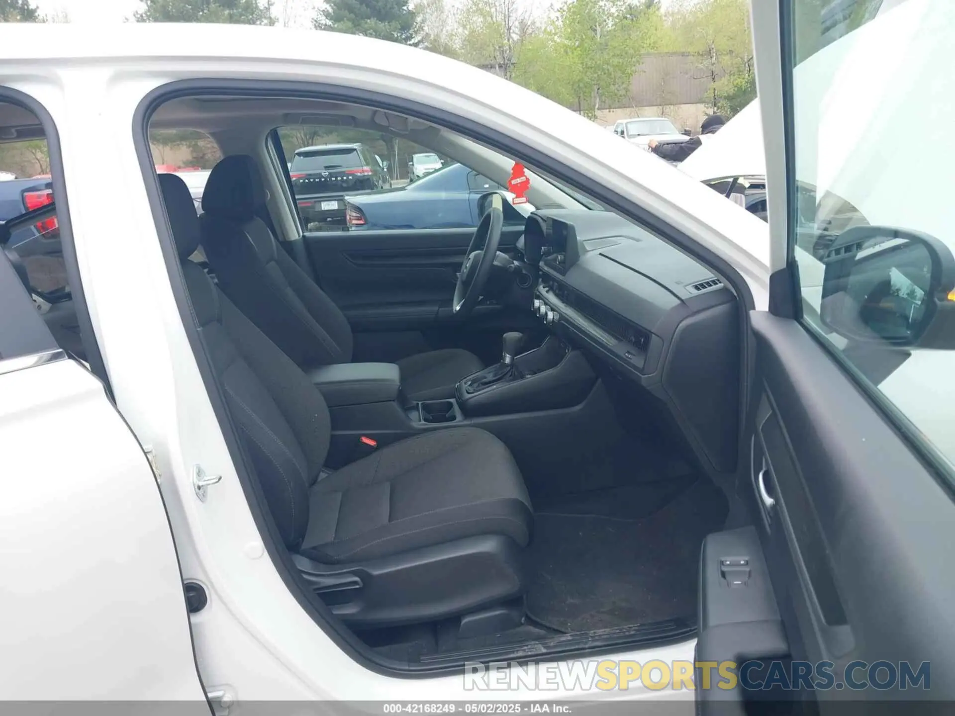 5 fotografías del automóvil dañado 2HKRS4H48SH461453 HONDA CR-V 2025