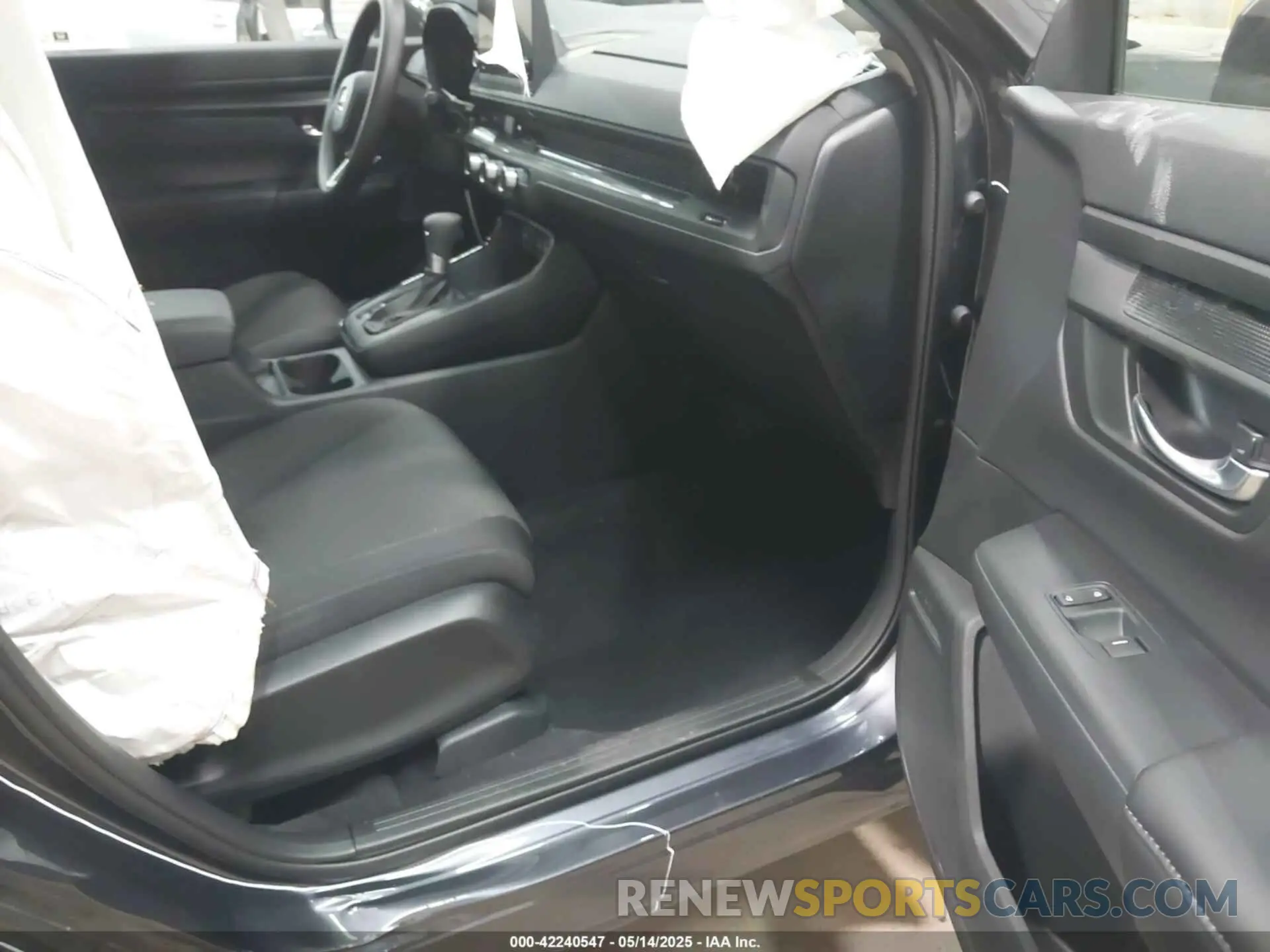 5 fotografías del automóvil dañado 2HKRS4H49SH477886 HONDA CR-V 2025